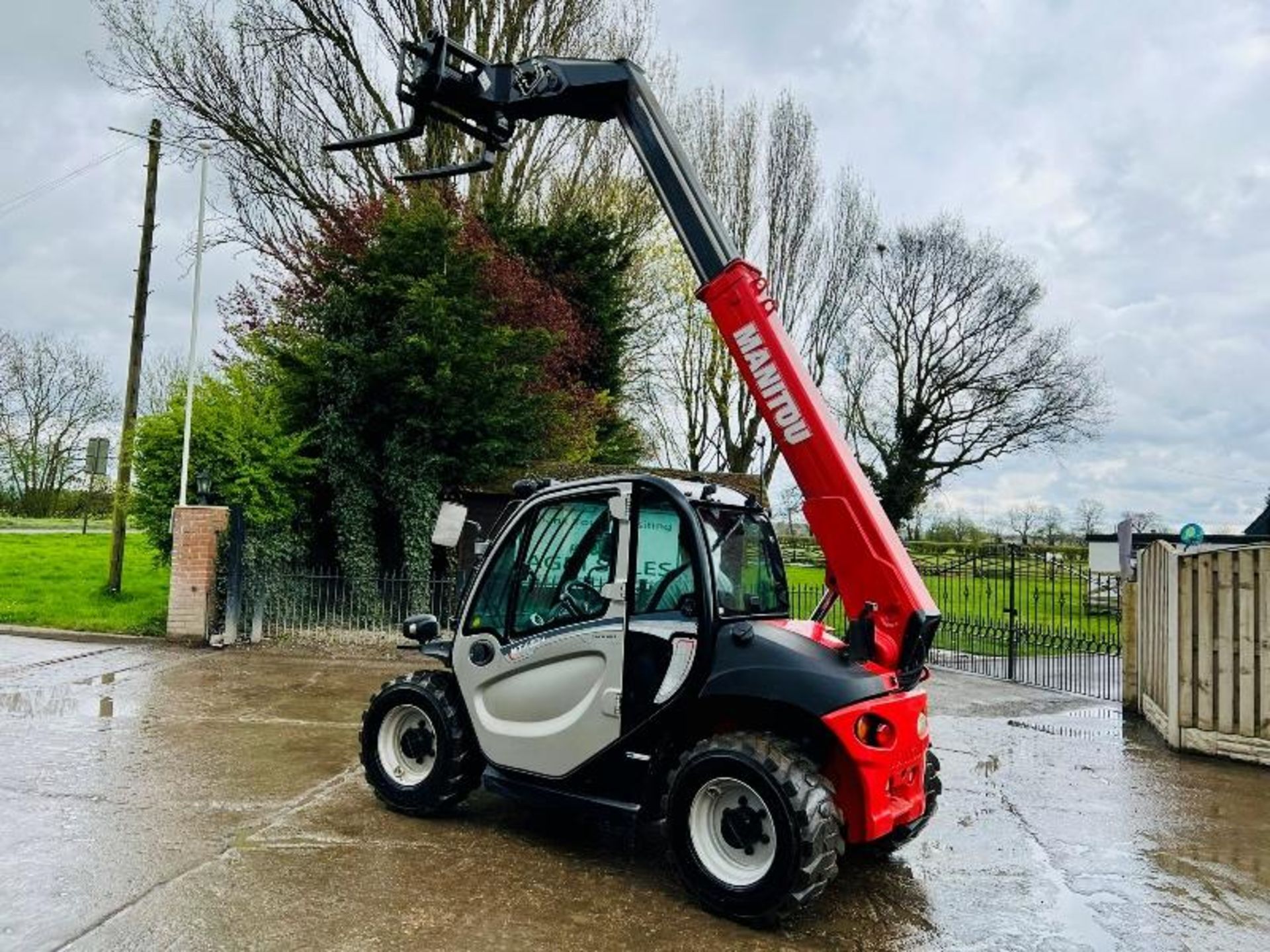 MANITOU MT420 COMFORT TURBO 4WD TELEHANDLER *YEAR 2018* C/W PALLET TINES - Bild 7 aus 17