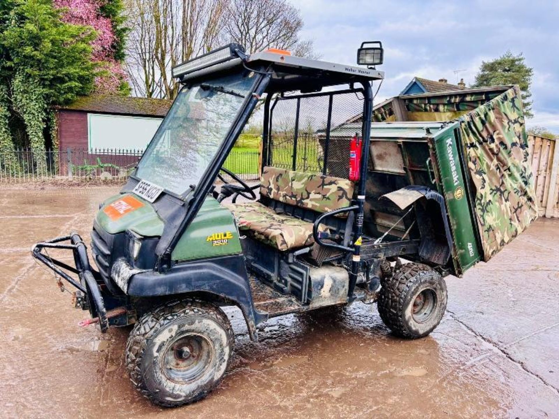 KAWASAKI MULE 4WD UTV *ROAD REGISTERED* C/W REMOTE CONTROL WINCH - Bild 16 aus 17