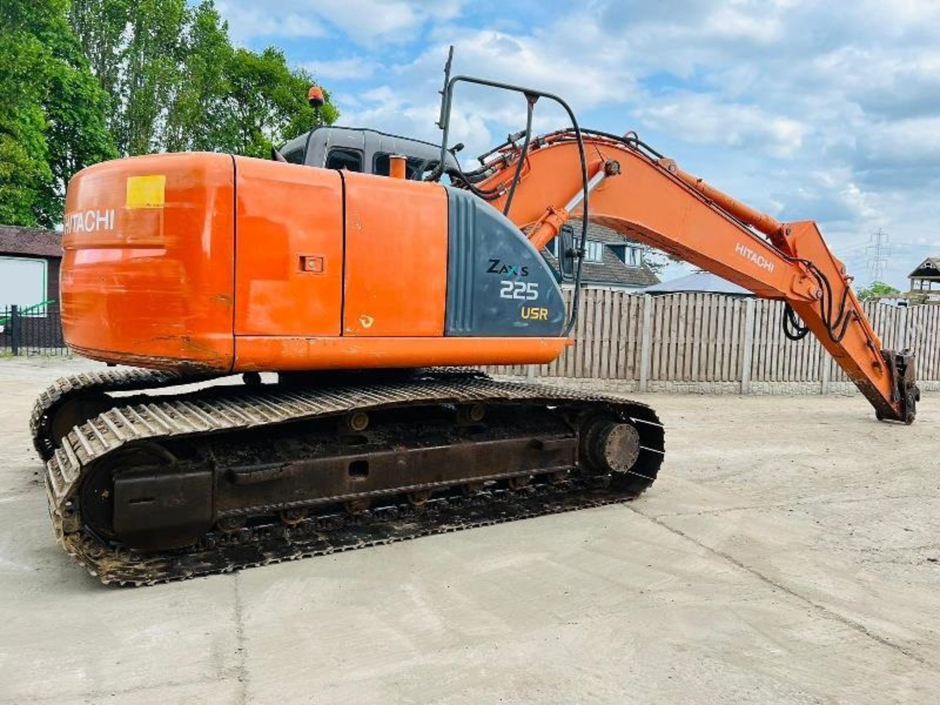 HITACHI ZX225USR TRACKED EXCAVATOR C/W QUICK HITCH - Image 8 of 13