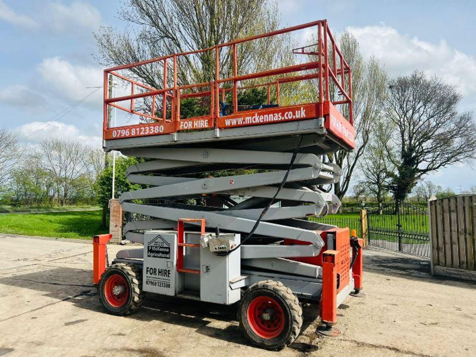 SKYJACK 4WD SCISSOR LIFT C/W KUBOTA ENGINE