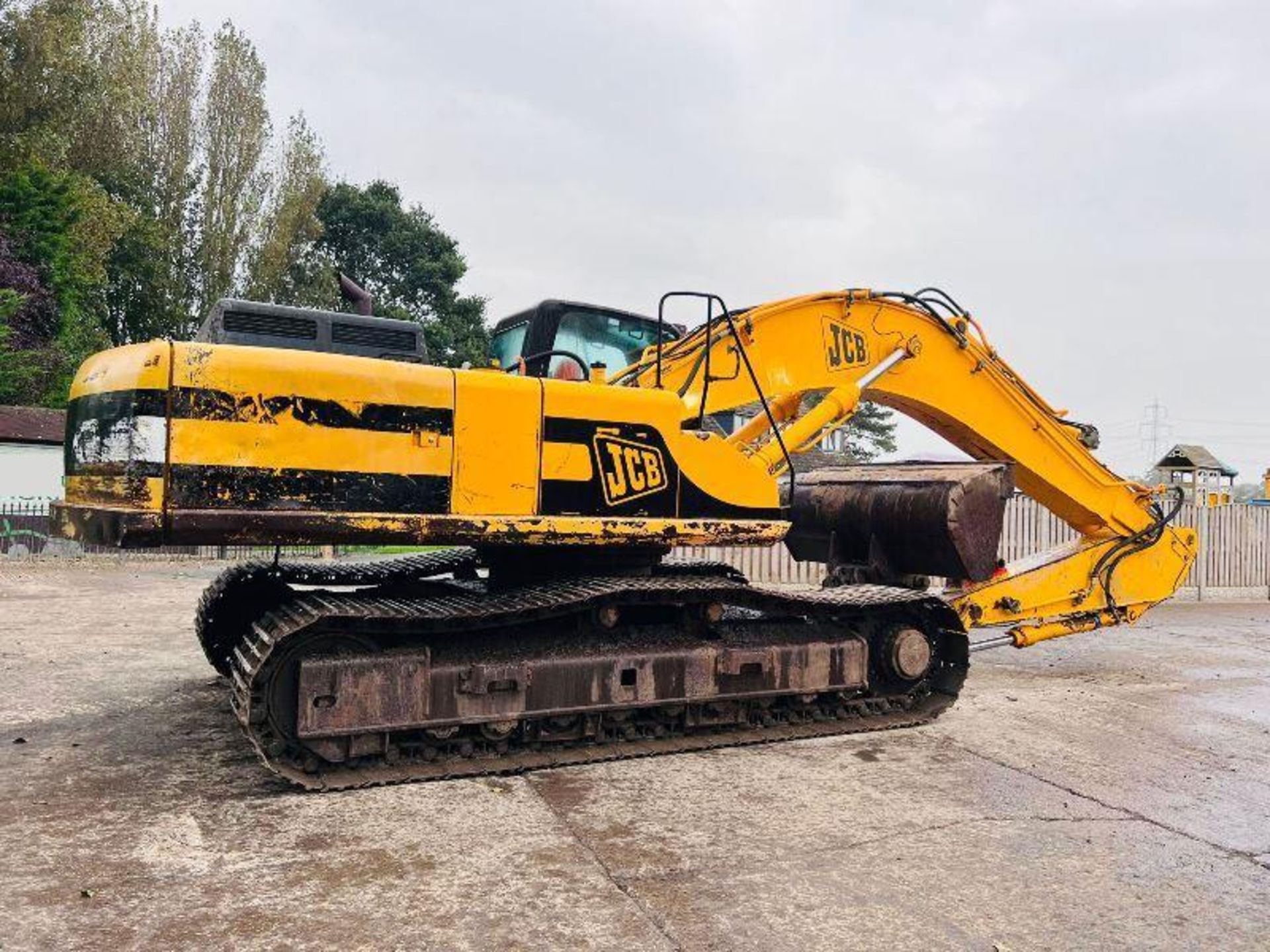 JCB JS330 TRACKED EXCAVATOR C/W QUICK HITCH AND BUCKET - Image 14 of 16