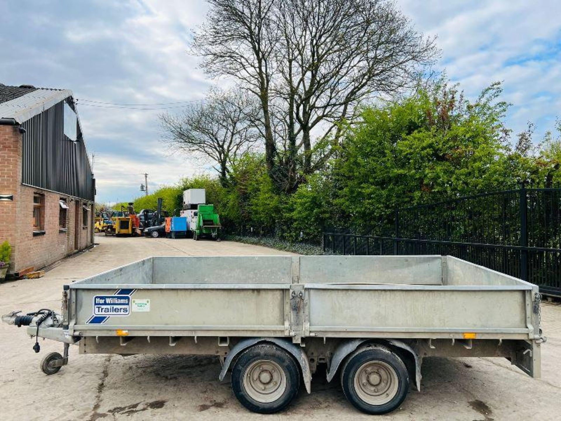 IFOR WILLIAMS TWIN AXLE DROP SIDE TRAILER *YEAR 2020* C/W LOADING RAMPS - Image 4 of 10