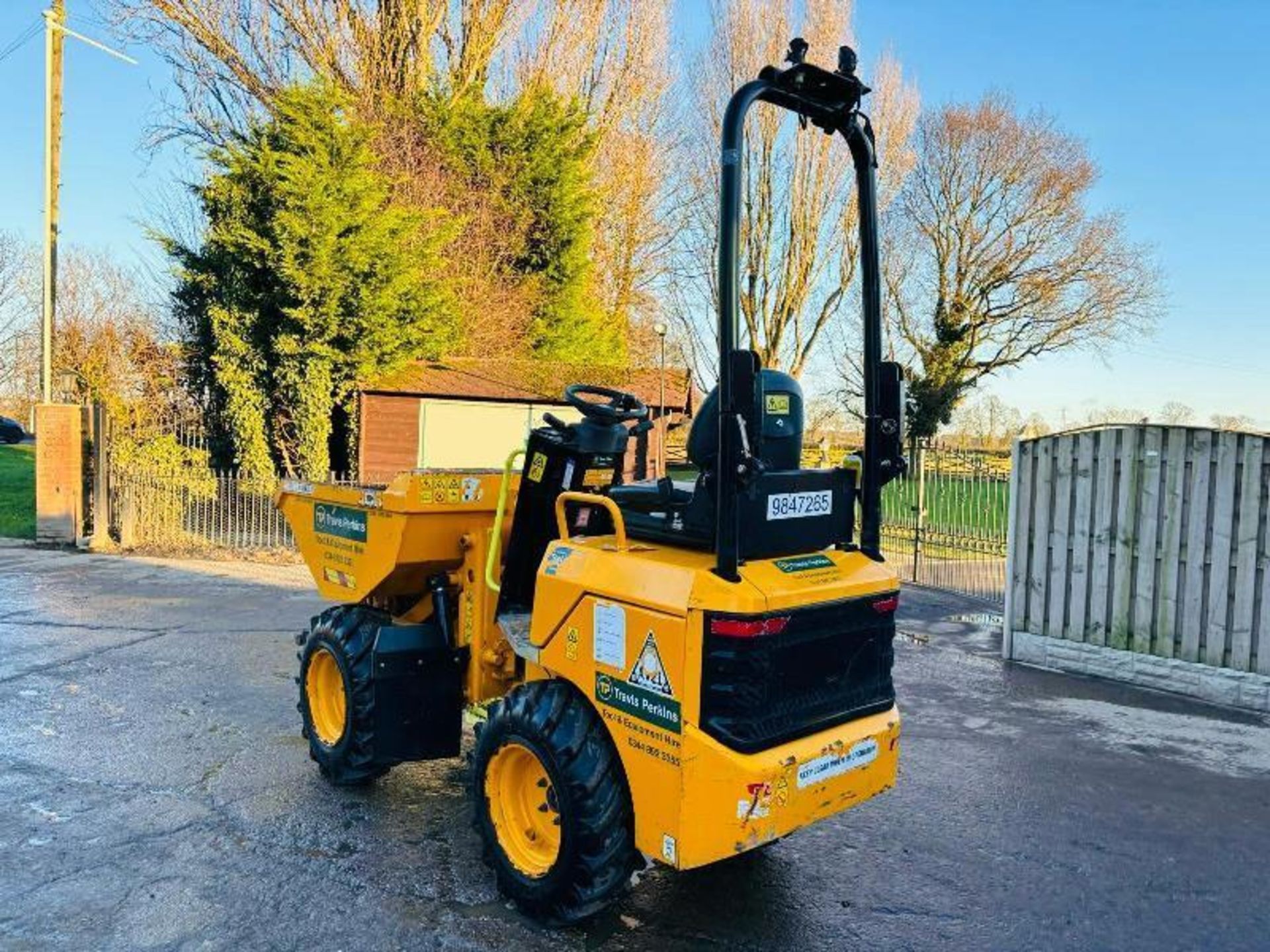 JCB 1T-T HIGH TIP 4WD DUMPER * YEAR 2018, ONLY 718 HOURS* - Image 14 of 15