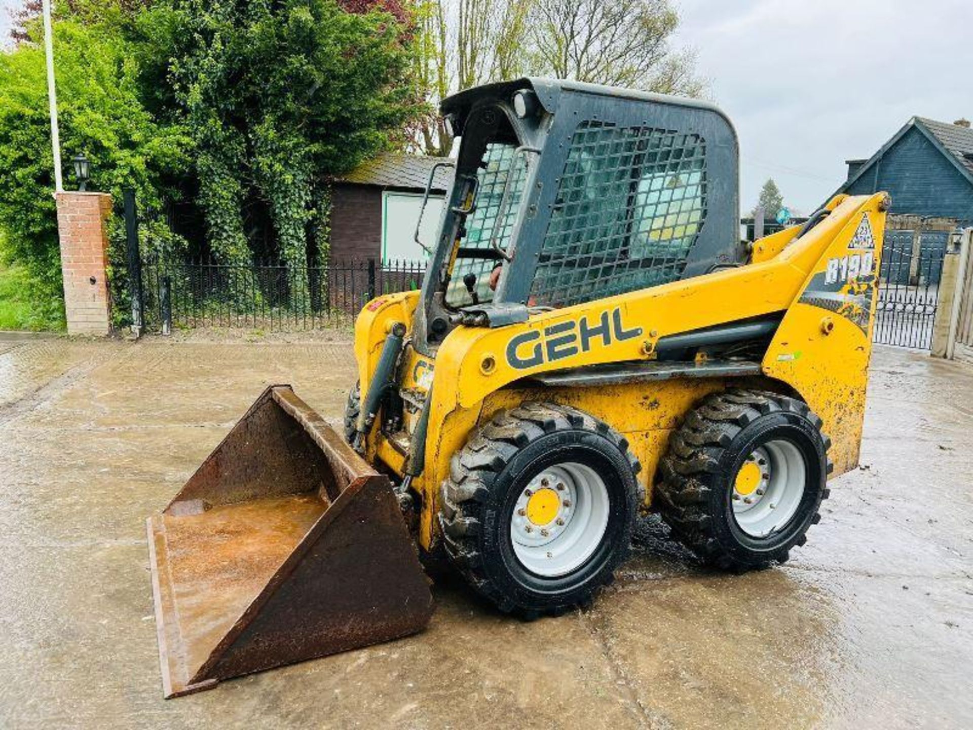 GEHL R190 4WD SKIDSTEER *YEAR 2017, 2875HOURS * C/W BUCKET - Image 19 of 19