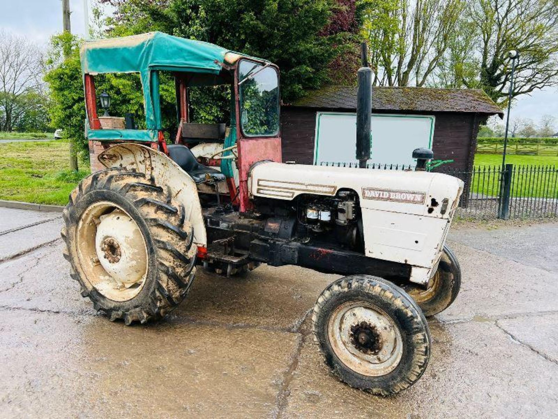 DAVID BROWN 780 TRACTOR *ONE OWNER FROM NEW* C/W ORIGINAL HANDBOOK FROM NEW - Image 2 of 13