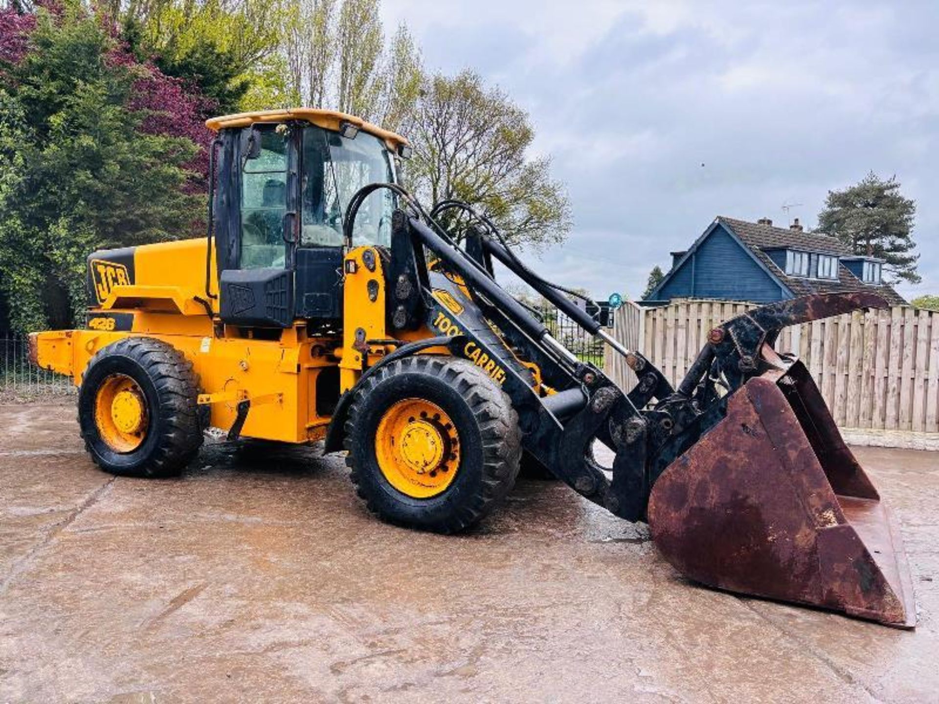 JCB 426 4WD LOADING SHOVEL C/W GRAB BUCKET 