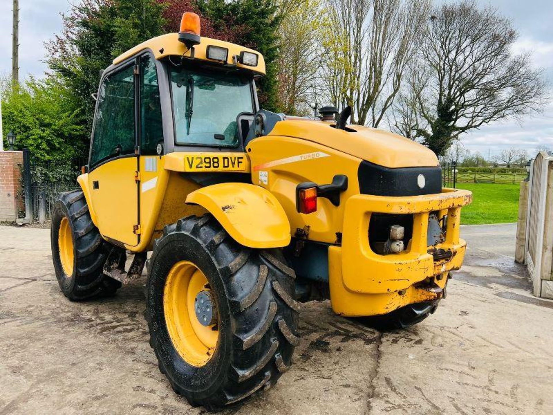 NEW HOLLAND LM430A 4WD TELEHANDLER C/W PALLET TINES - Image 8 of 19