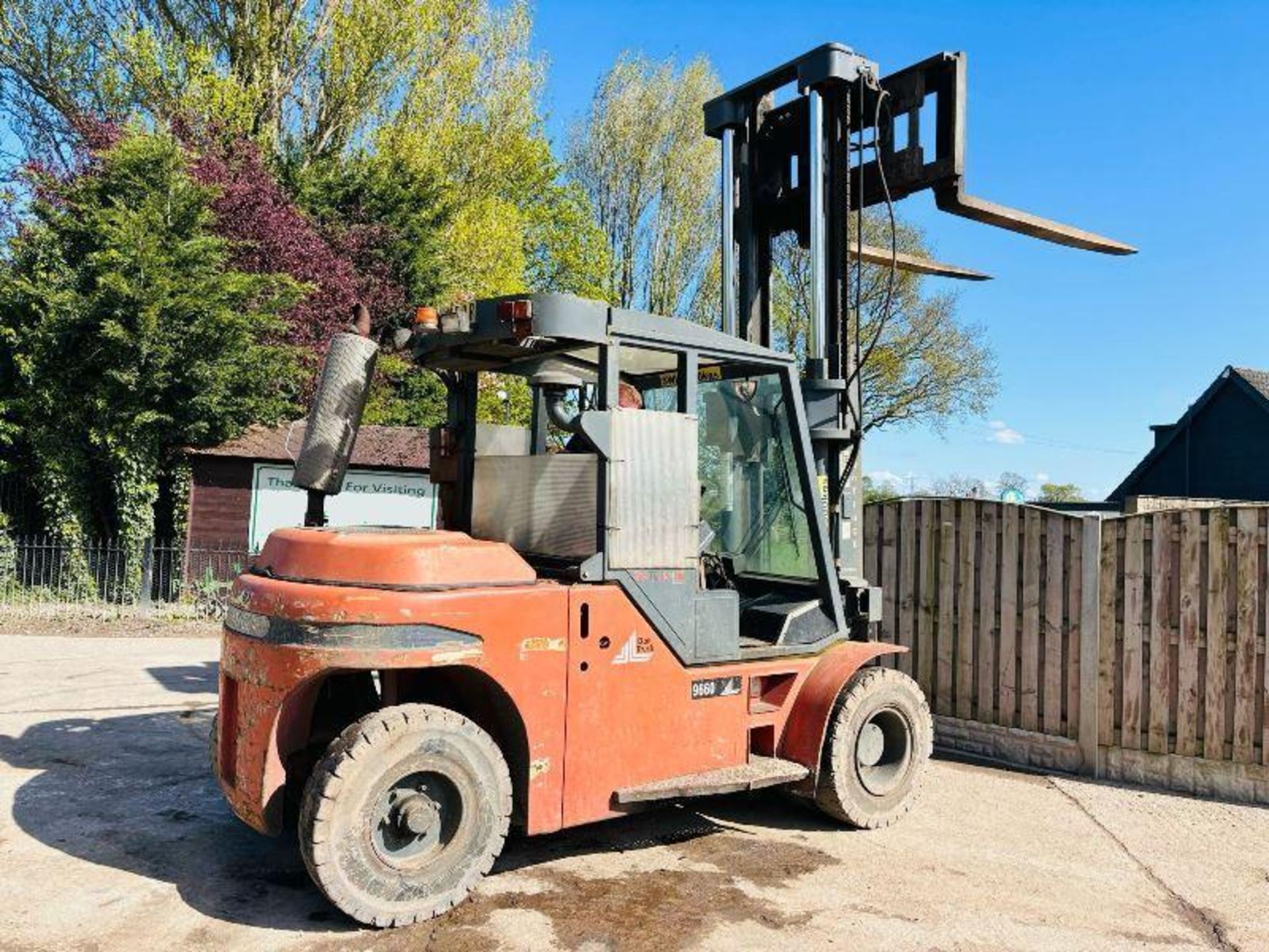 DANTRUCK 9660D 6 TON LIFT DIESEL FORKLIFT C/W SIDE SHIFT  - Image 5 of 16