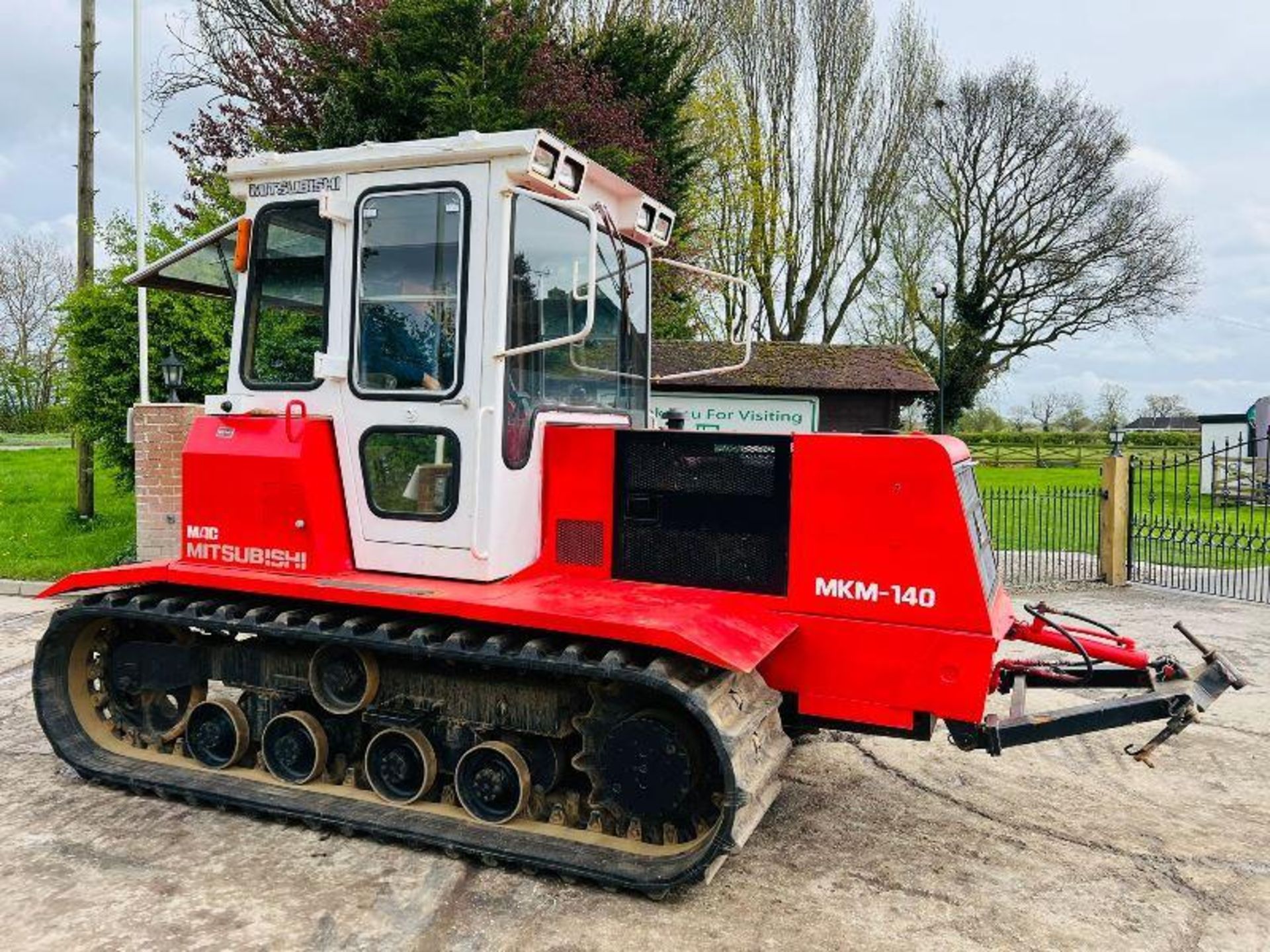 MITSUBISHI MT-140 TRACKED TRACTOR *3971 HOURS* C/W FRONT LINKAGE - Image 9 of 19