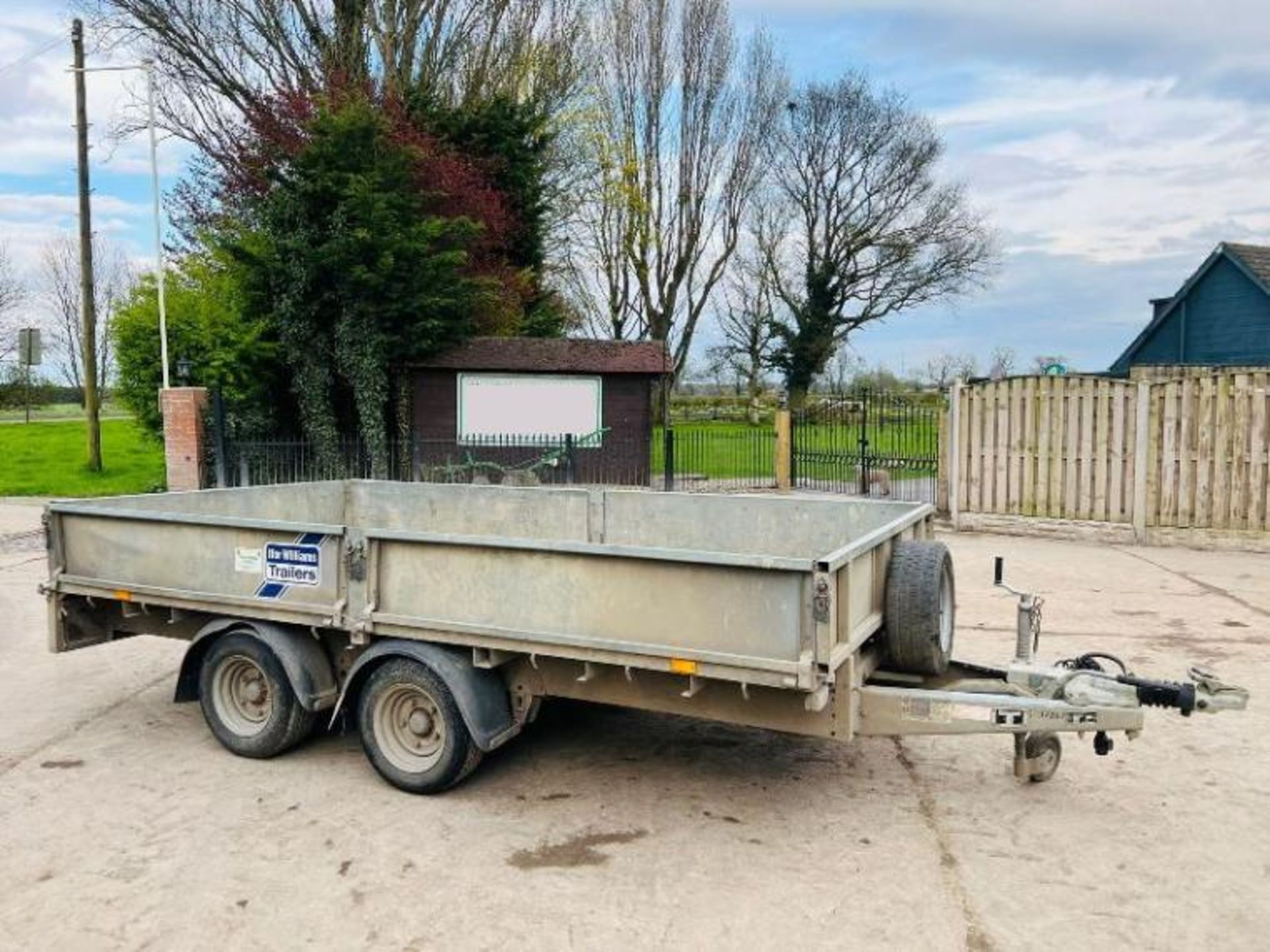 IFOR WILLIAMS TWIN AXLE DROP SIDE TRAILER *YEAR 2020* C/W LOADING RAMPS - Image 8 of 10