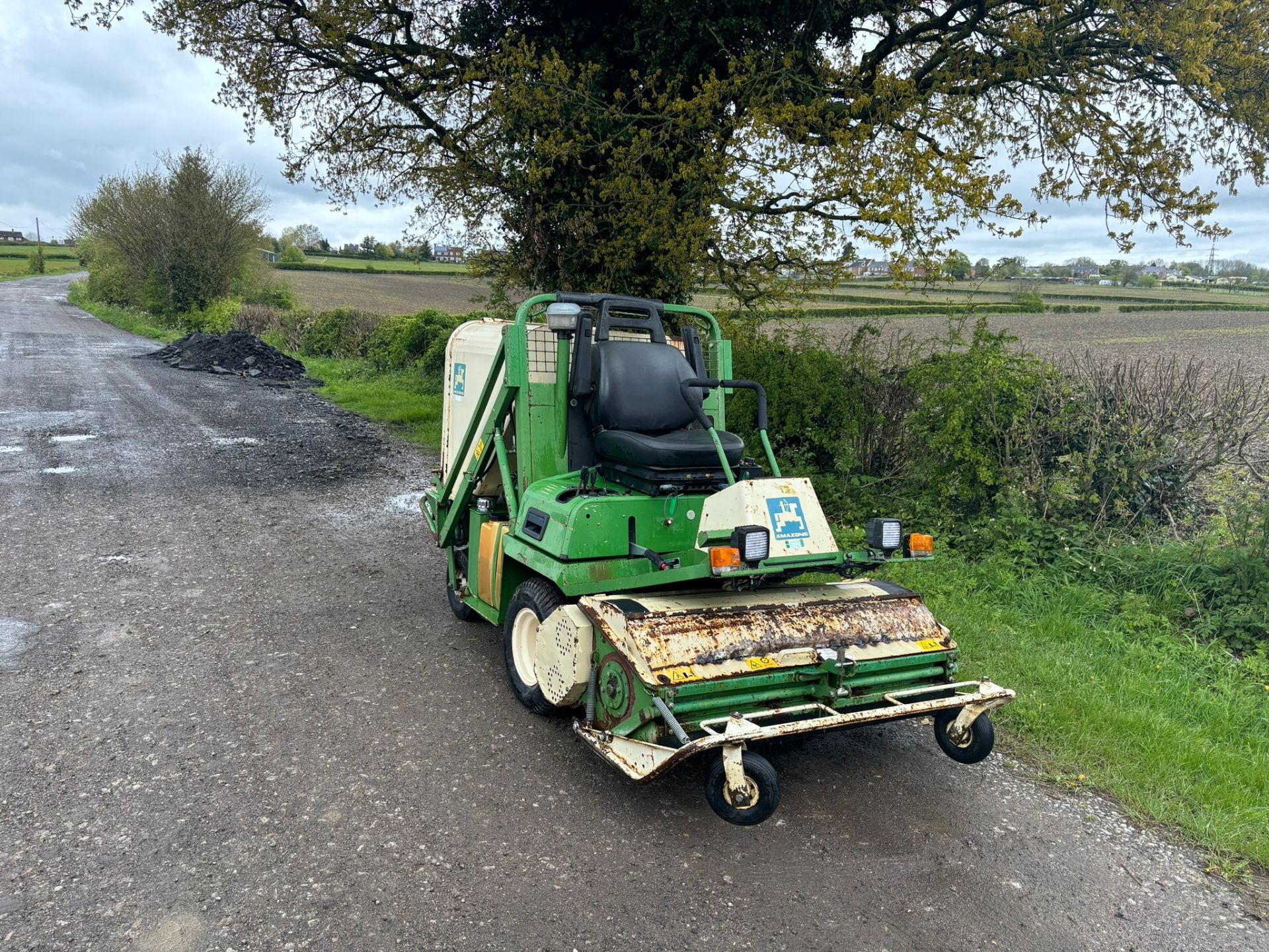 AMAZONE PH125 PROFIHOPPER DIESEL RIDE ON HIGH TIP MOWER - Image 2 of 14