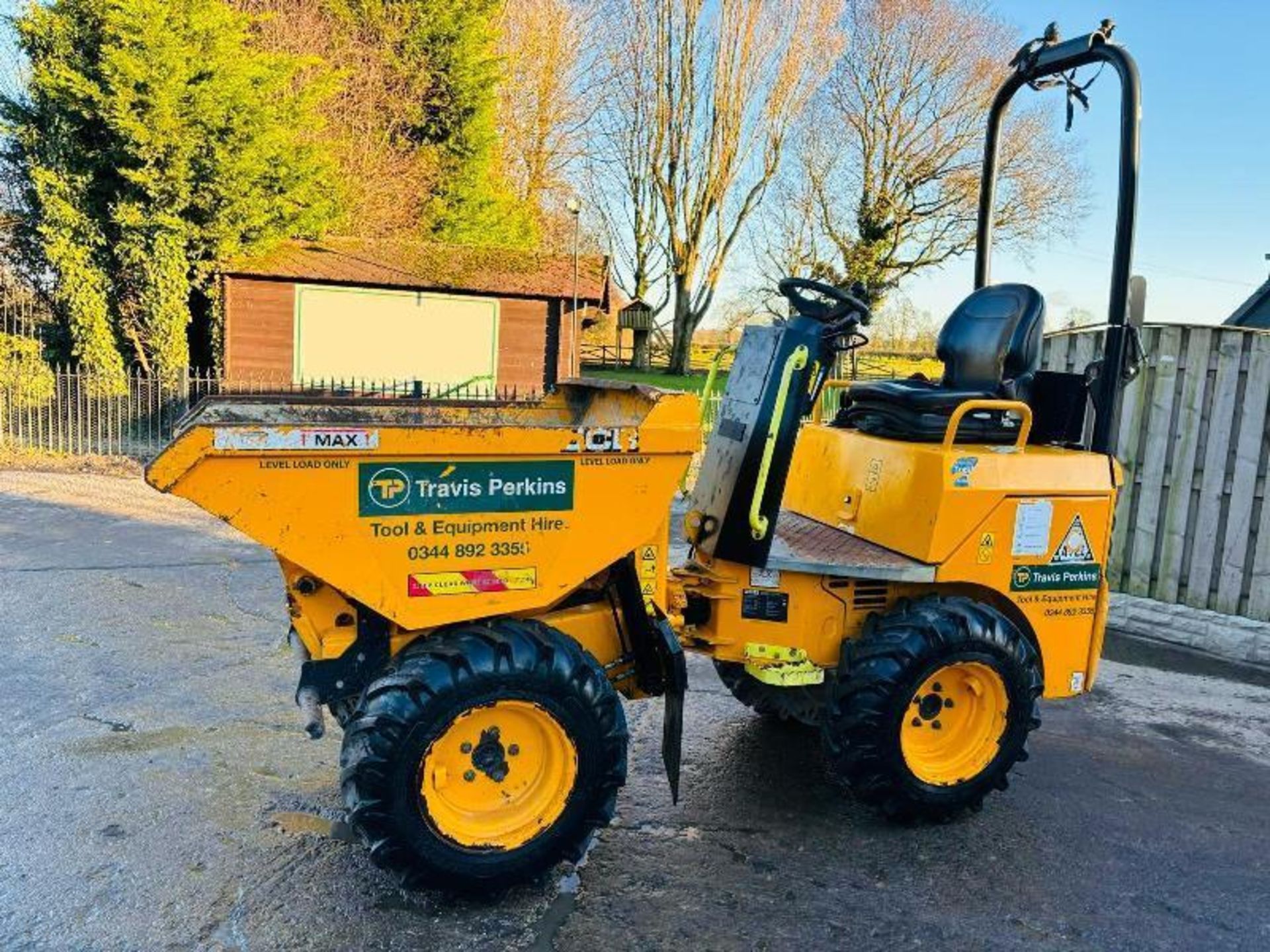 JCB 1T-T HIGH TIP 4WD DUMPER * YEAR 2018, ONLY 718 HOURS* - Image 2 of 15