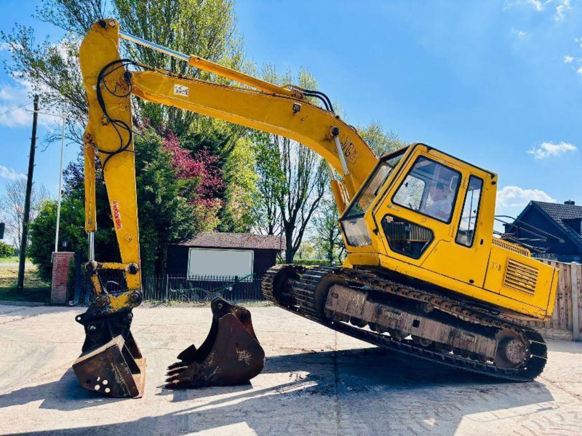 JCB JS130 TRACKED EXCAVATOR C/W QUICK HITCH & 2 X BUCKETS - Image 8 of 15