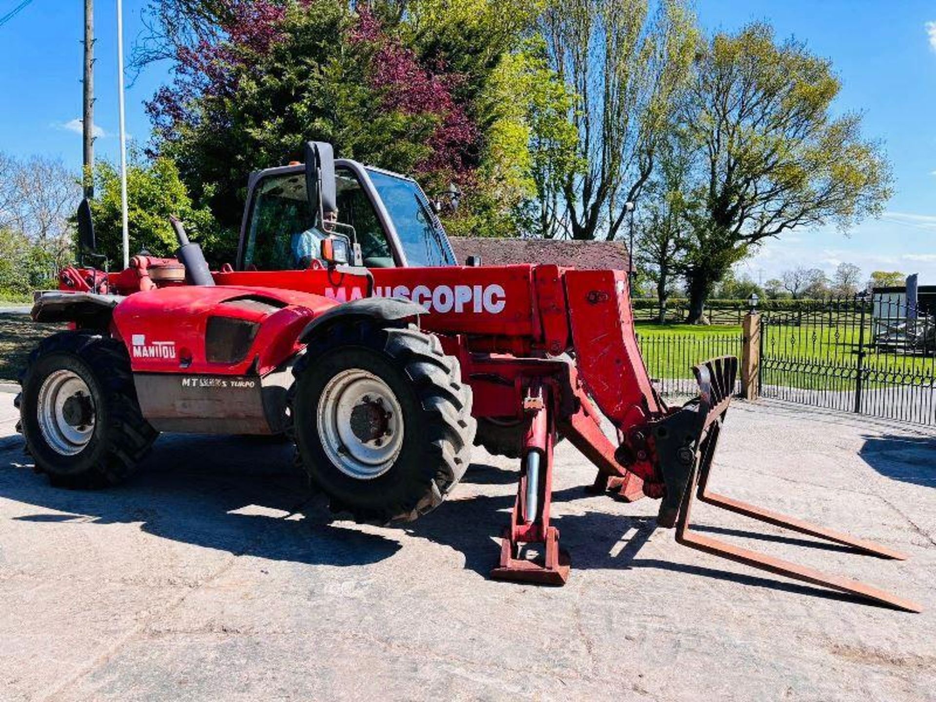 MANITOU MT1235 4WD TELEHANDLER * 12 METER * C/W PALLET TINES  - Image 9 of 19