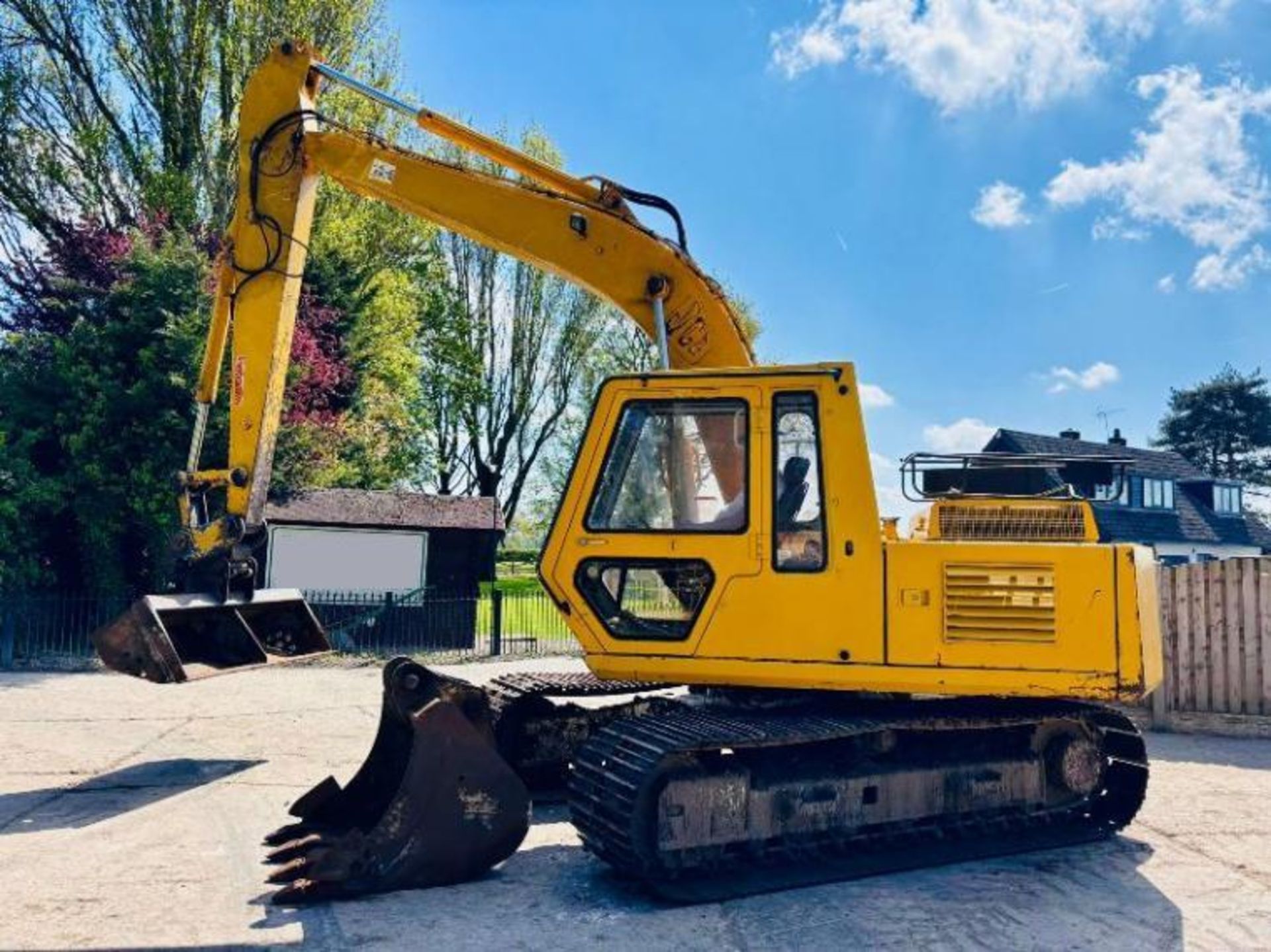 JCB JS130 TRACKED EXCAVATOR C/W QUICK HITCH & 2 X BUCKETS - Image 12 of 15