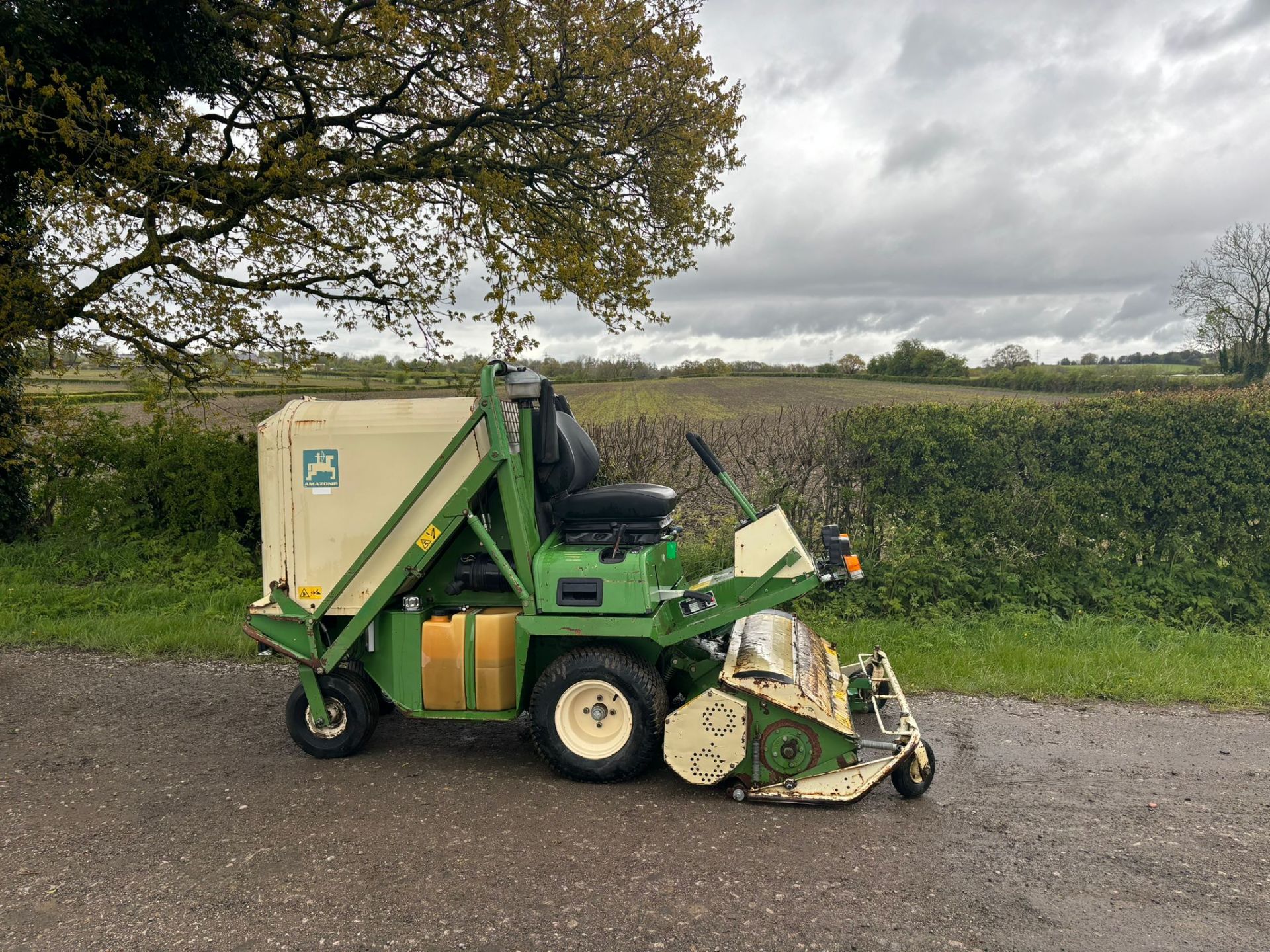 AMAZONE PH125 PROFIHOPPER DIESEL RIDE ON HIGH TIP MOWER - Image 6 of 14