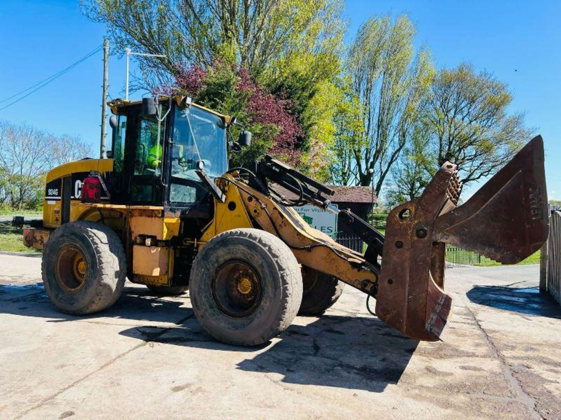 CATERPILLAR 924G 4WD LOADING SHOVEL C/W FOUR IN ONE BUCKET - Image 8 of 18