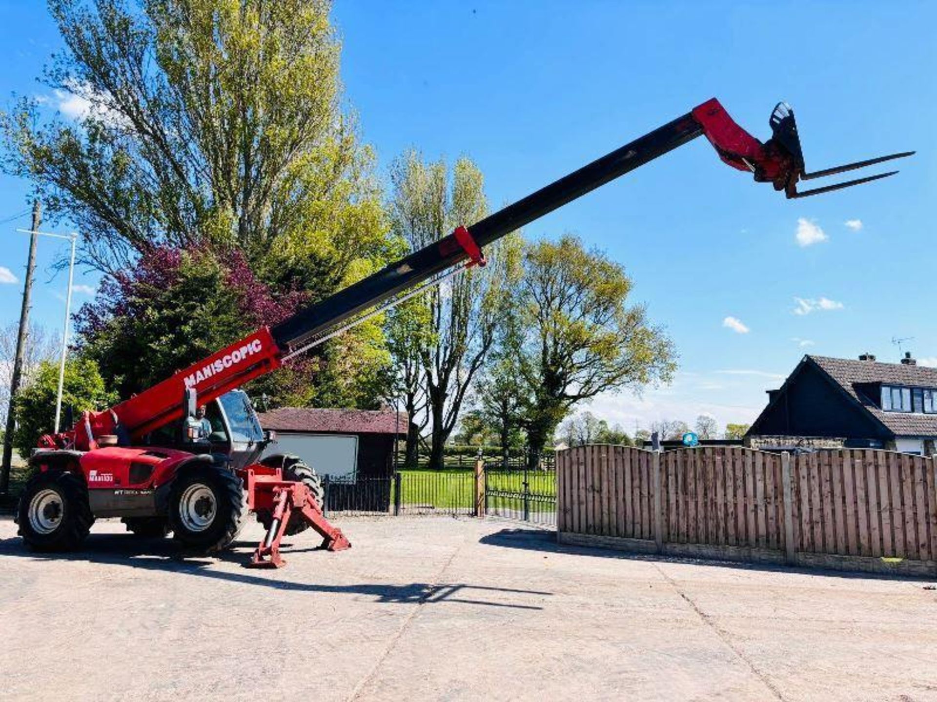 MANITOU MT1235 4WD TELEHANDLER * 12 METER * C/W PALLET TINES  - Bild 2 aus 19