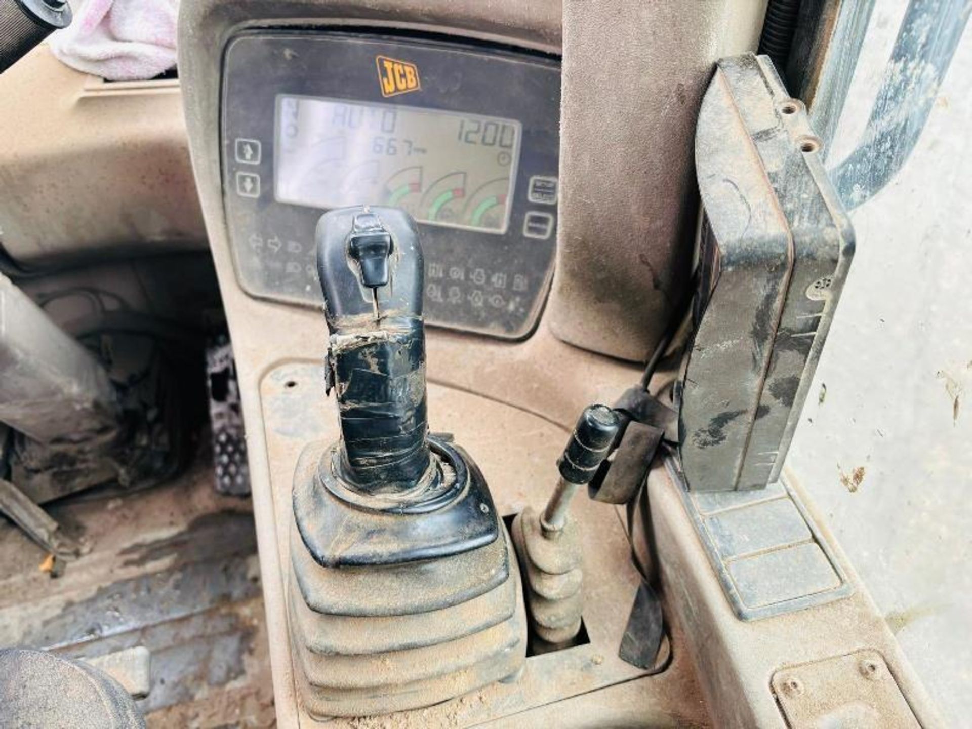 JCB 426 4WD LOADING SHOVEL C/W GRAB BUCKET - Image 11 of 19