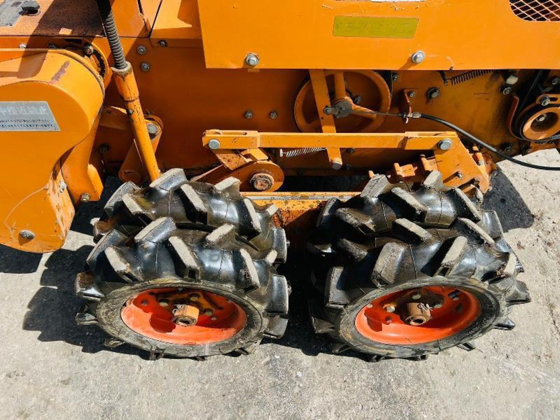 KAWABE TFC250WL DIESEL PEDESTRIAN WALK BEHIND TRENCHER - Bild 8 aus 11