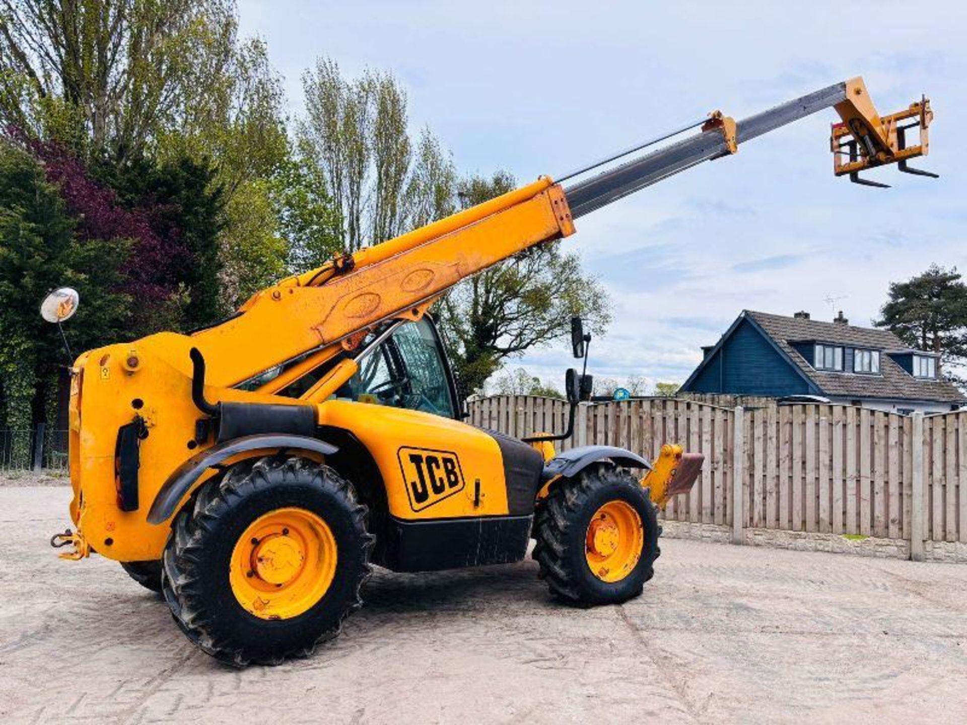 JCB 533-105 4WD TELEHANDLER *10.5 METER REACH* C/W PALLET TINES  - Image 7 of 17