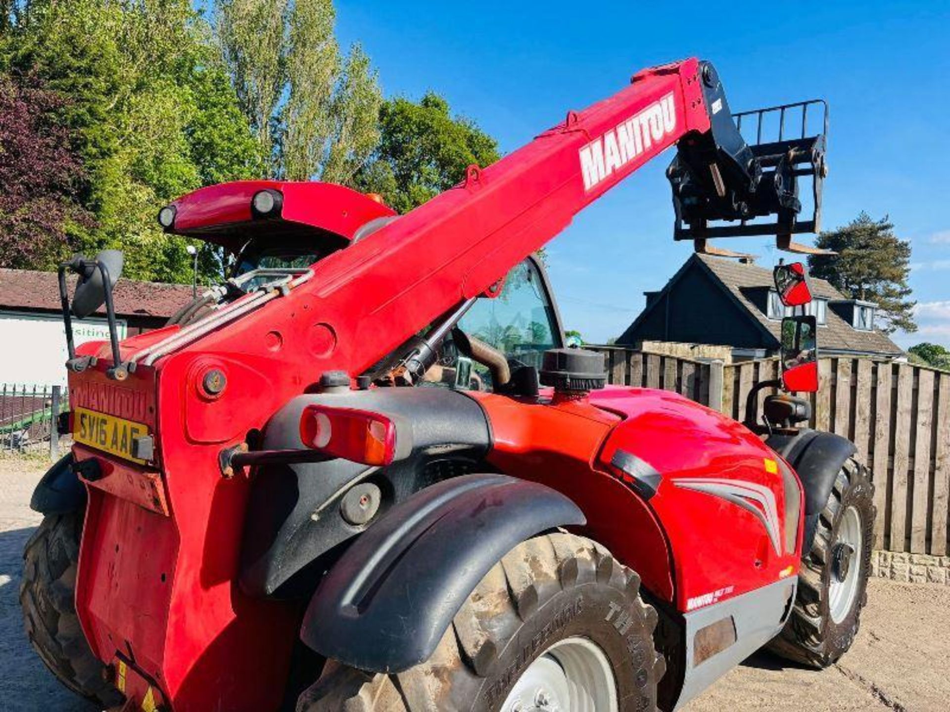 MANITOU MLT735 TELEHANDLER *AG-SPEC, YEAR 2015* C/W PUH & TINES - Image 19 of 19