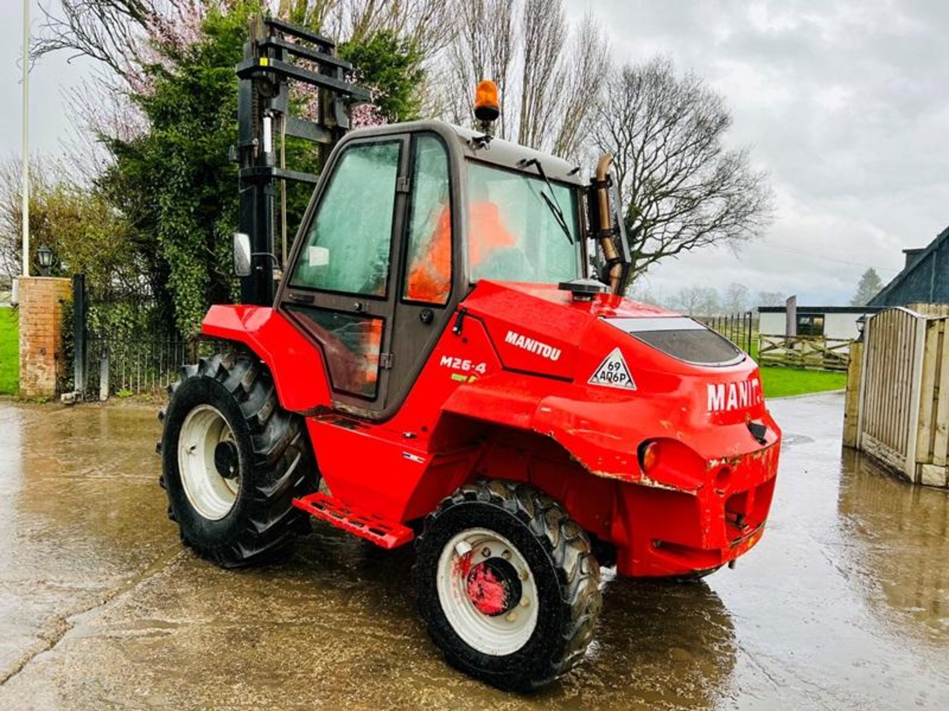 MANITOU M26-4 ROUGH TERRIAN 4WD FORKLIFT *YEAR 2017* C/W PALLET TINES - Image 11 of 15