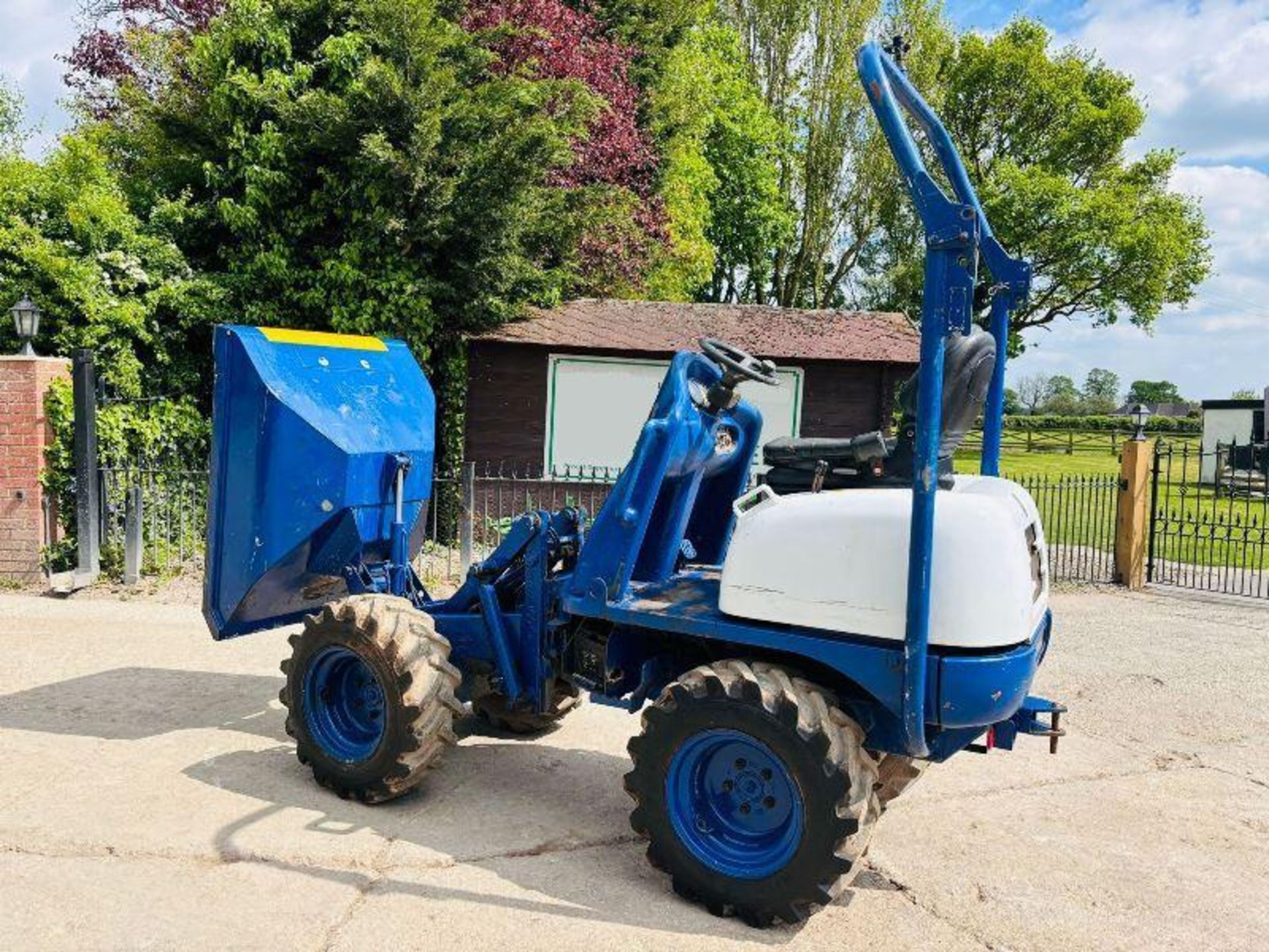 WACKER NEUSON 1001 HIGH TIP 4WD DUMPER *YEAR 2014, ONLY 1480 HOURS* - Image 3 of 16