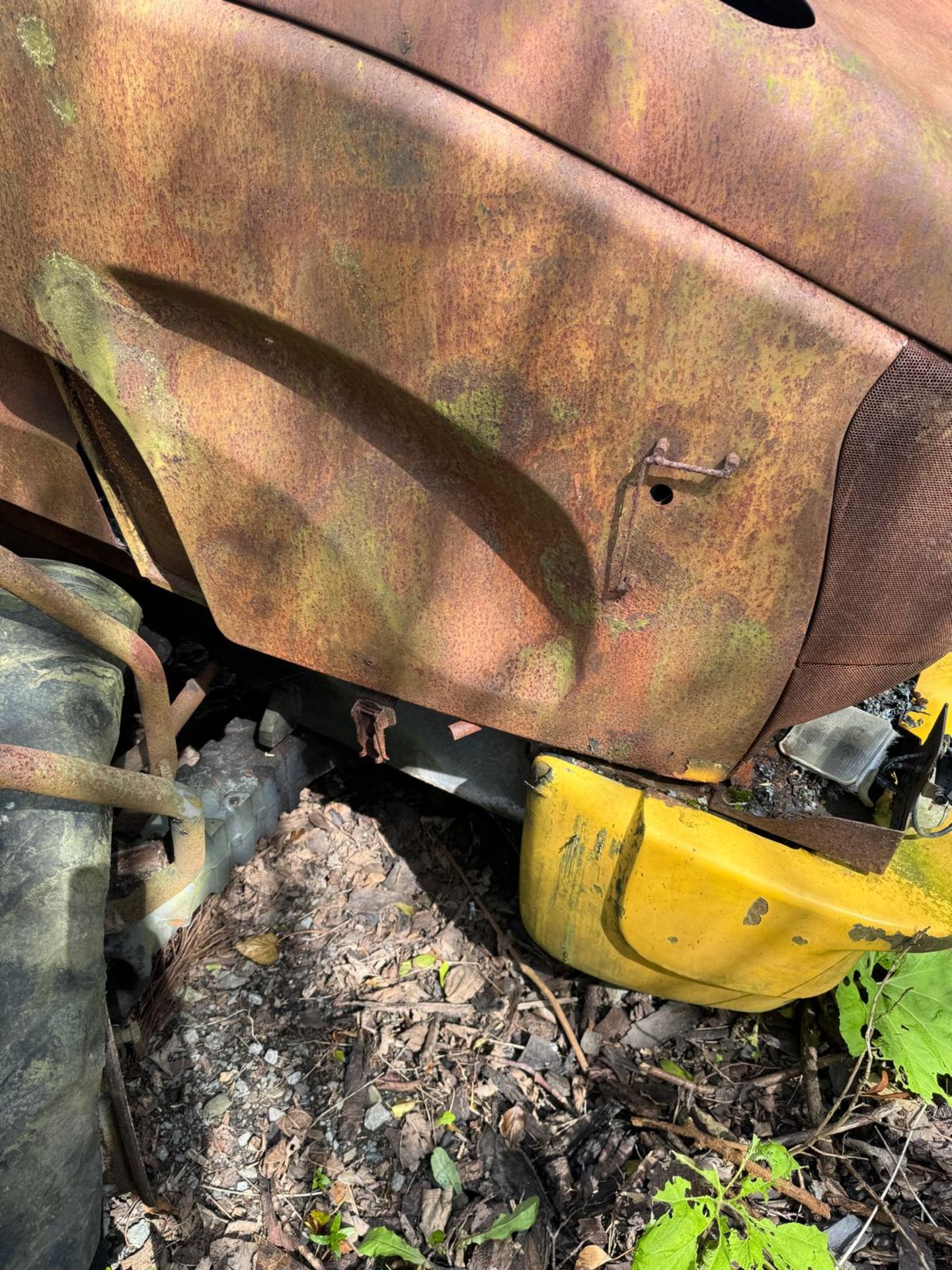 FIRE DAMAGED LM410 NEW HOLLAND TELEHANDLER - Image 4 of 7