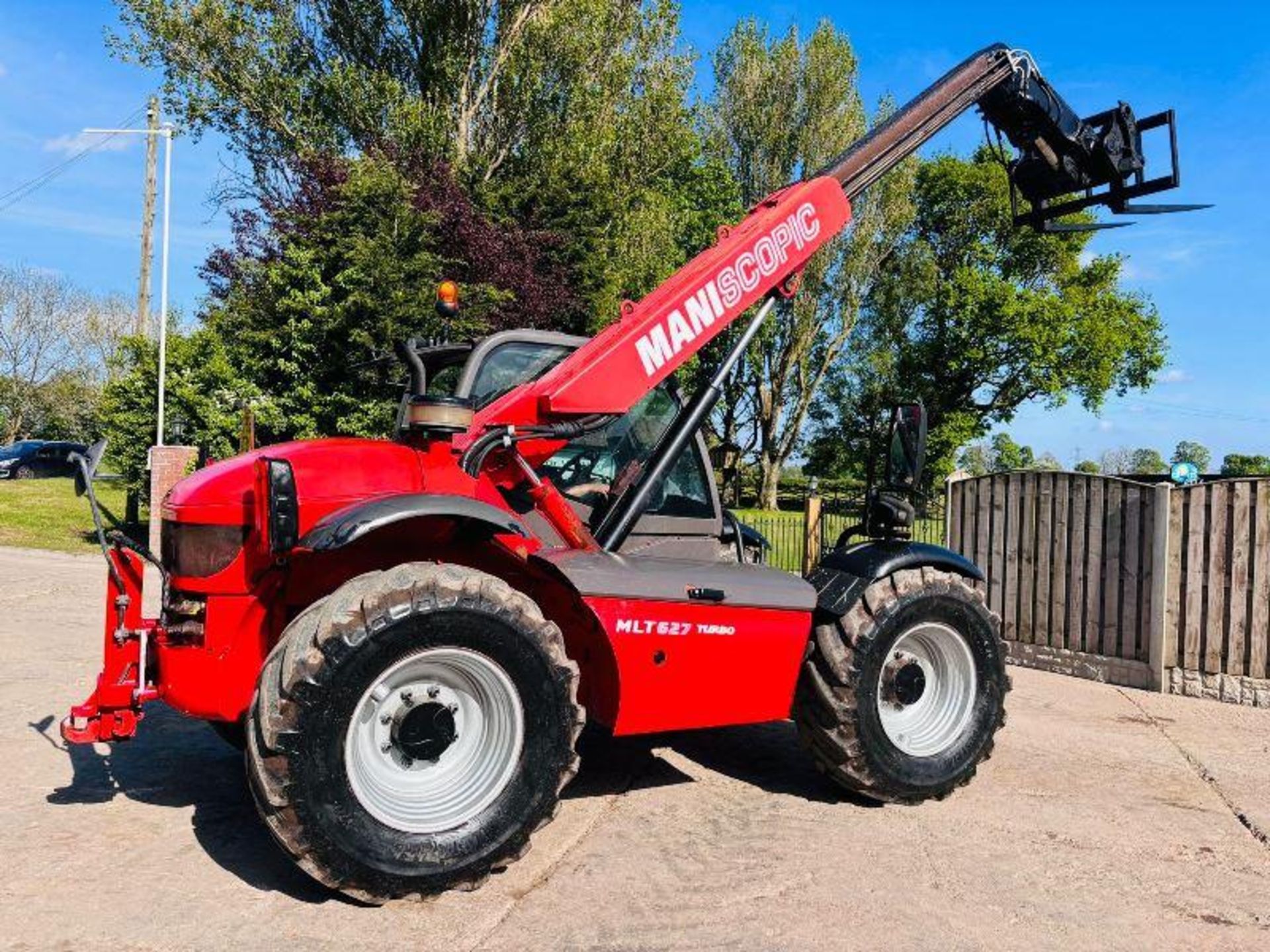 MANITOU MLT627 TELEHANDLER *AG-SPEC, YEAR 2009* C/W PICK UP HITCH  - Image 3 of 16