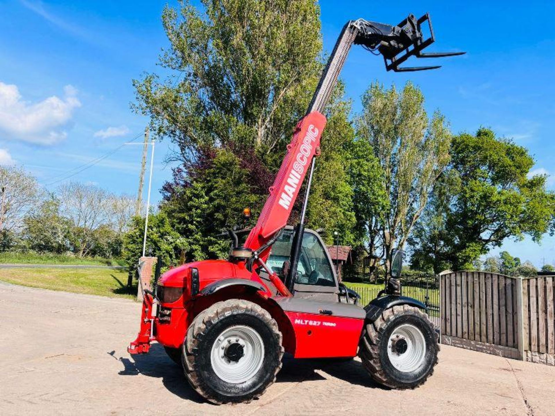 MANITOU MLT627 TELEHANDLER *AG-SPEC, YEAR 2009* C/W PICK UP HITCH  - Image 11 of 16