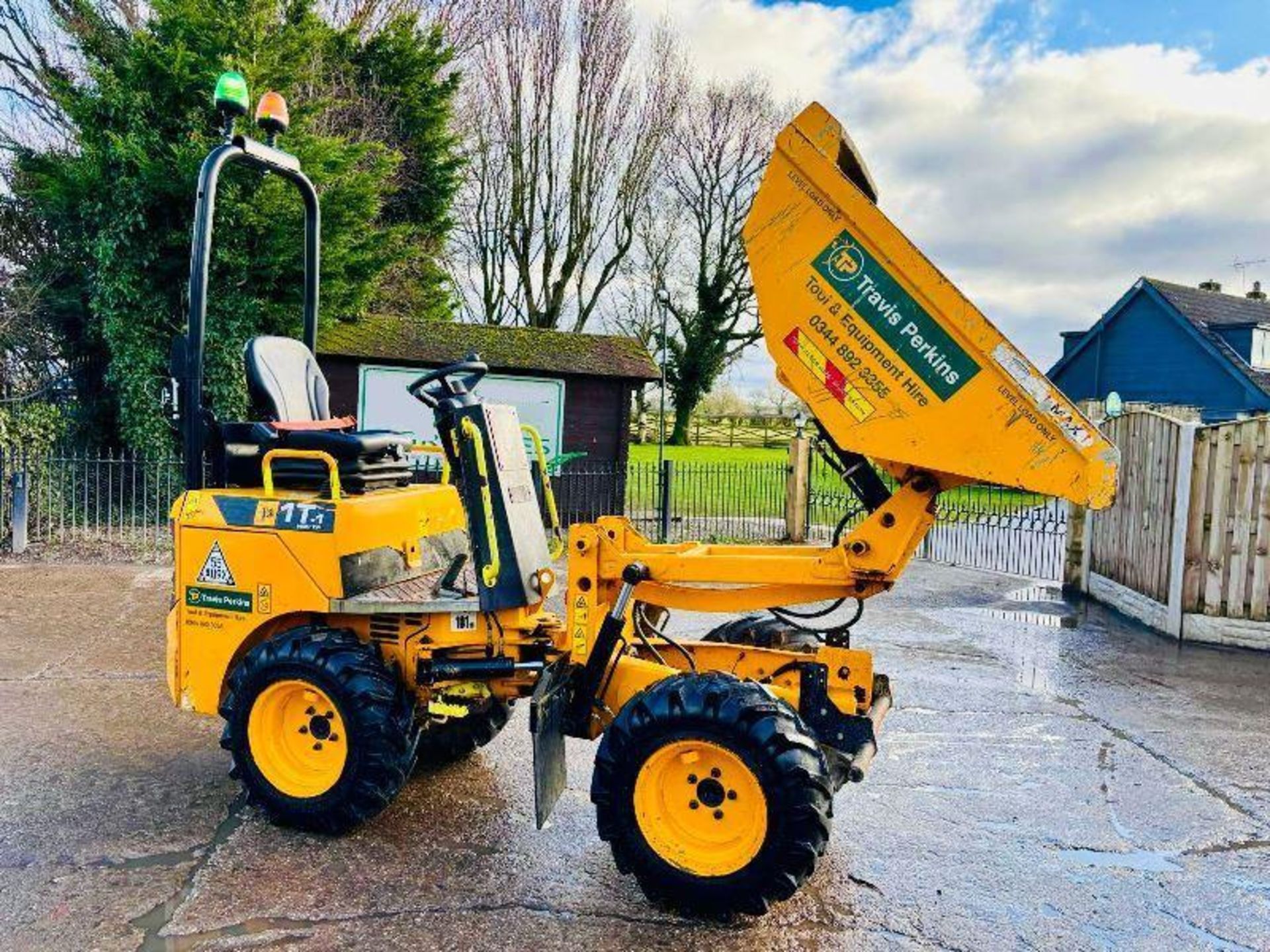 JCB 1T-T HIGH TIP 4WD DUMPER * YEAR 2018, ONLY 762 HOURS* - Image 15 of 17