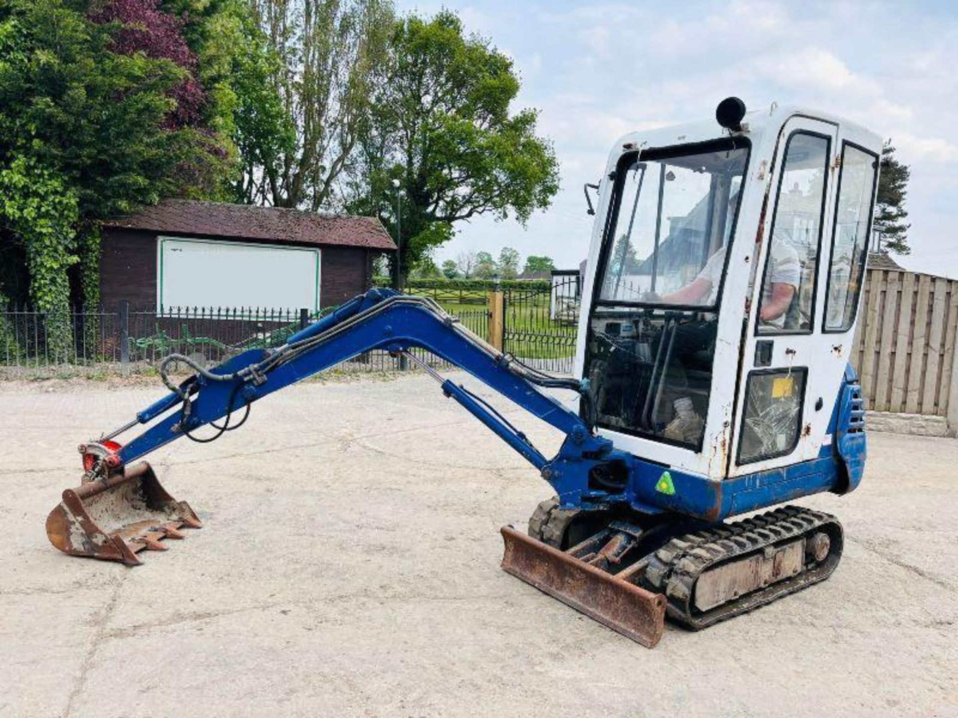 KUBOTA KX41-2 TRACKED EXCAVATOR C/W FULLY GLAZED CABIN  - Image 13 of 14