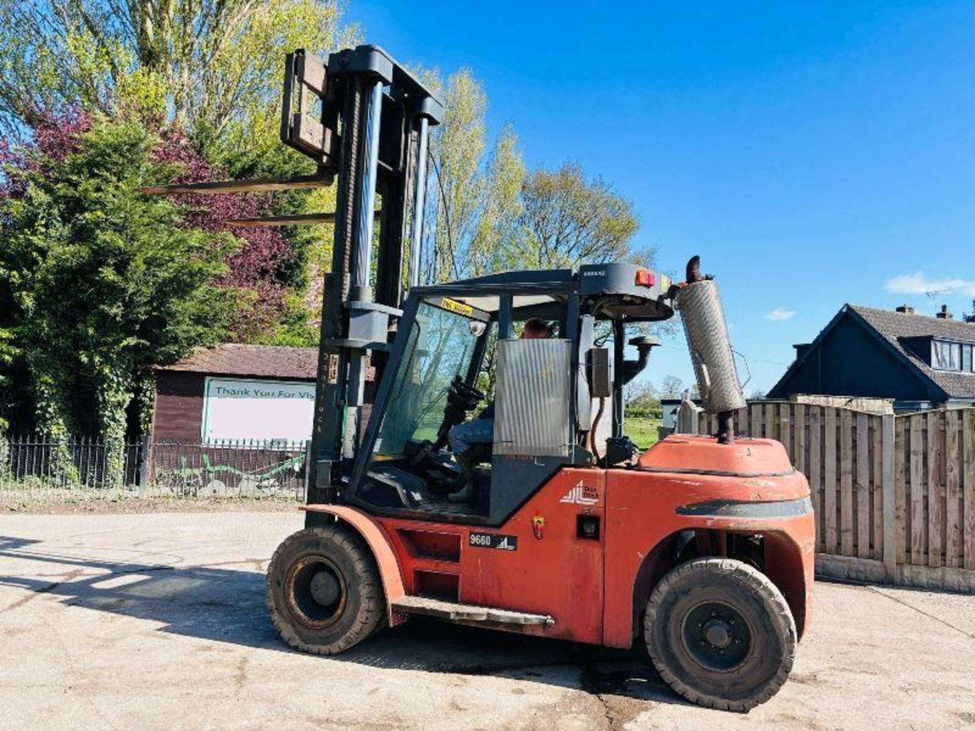 DANTRUCK 9660D 6 TON LIFT DIESEL FORKLIFT C/W SIDE SHIFT - Image 2 of 16