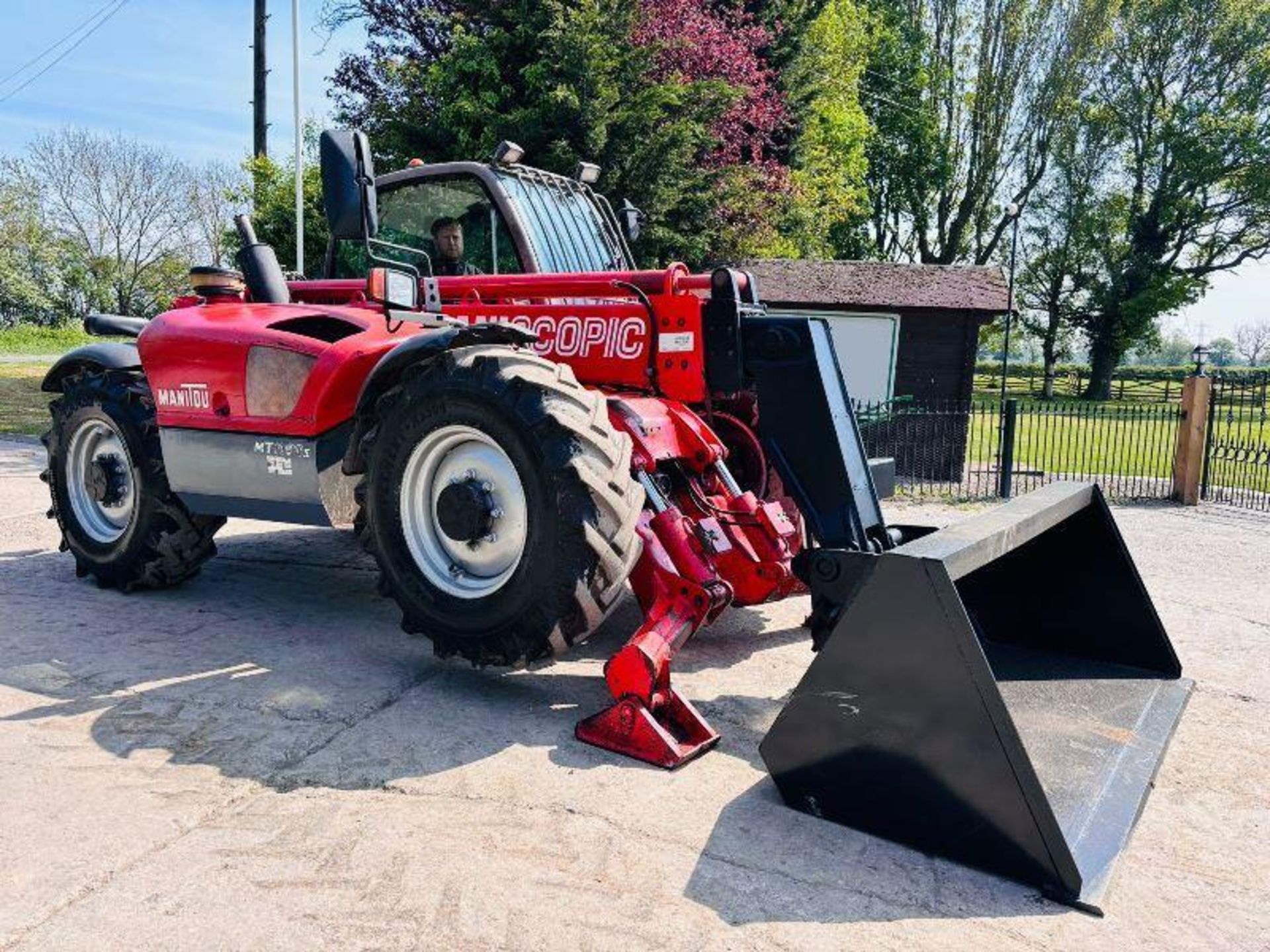 MANITOU MT1030 4WD TELEHANDLER *10.5 METER REACH, 8384 HOURS* C/W PALLET TINES - Image 18 of 18