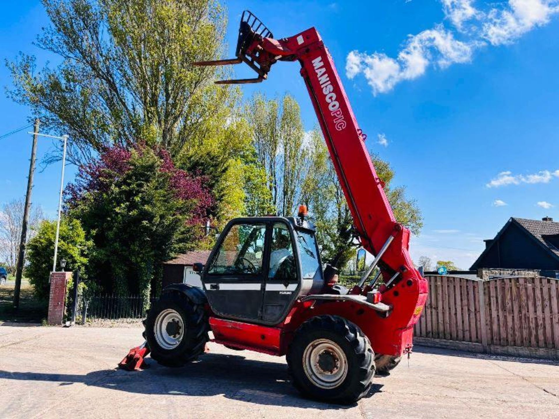 MANITOU MT1235 4WD TELEHANDLER * 12 METER * C/W PALLET TINES - Image 4 of 19