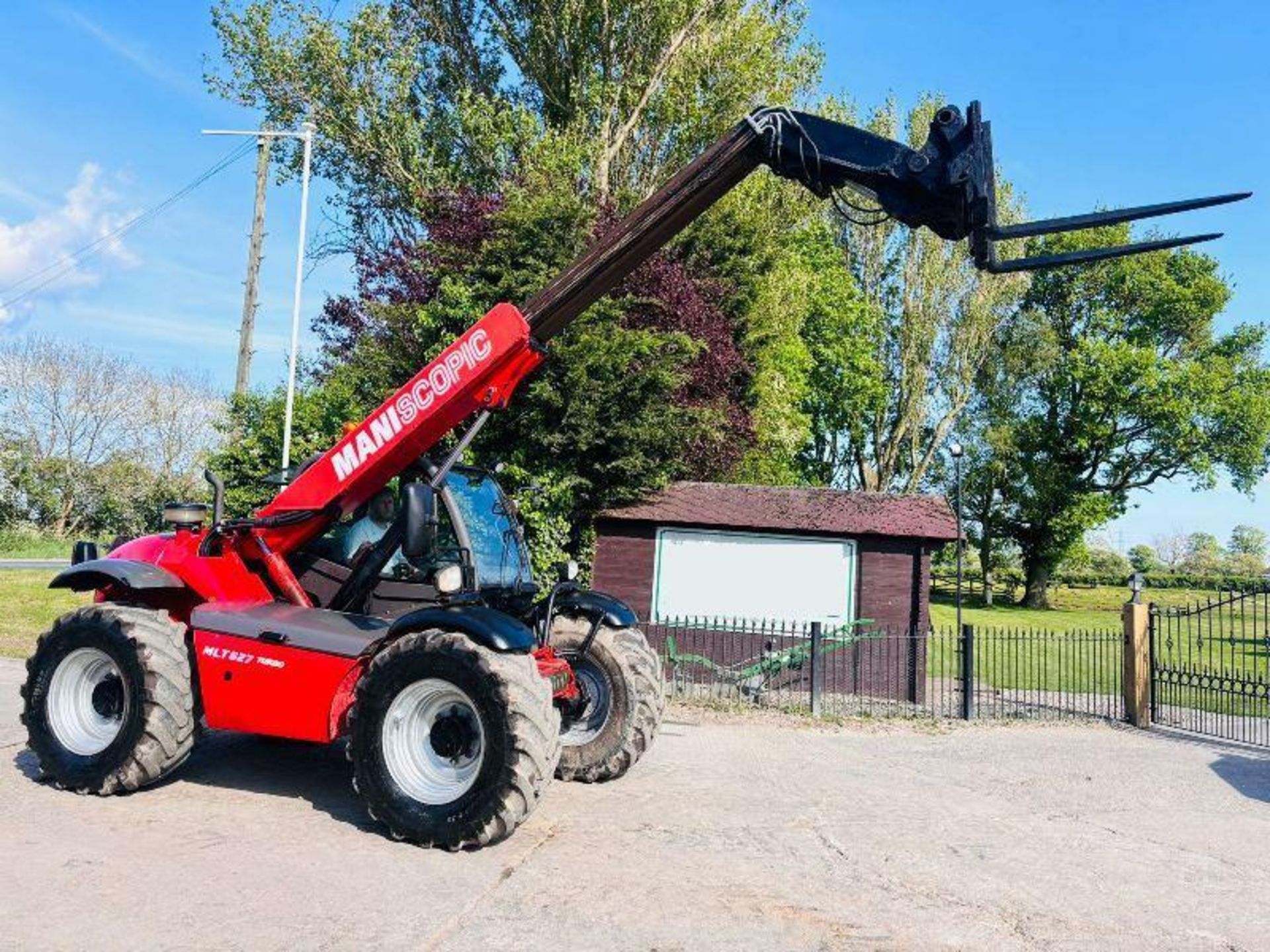 MANITOU MLT627 TELEHANDLER *AG-SPEC, YEAR 2009* C/W PICK UP HITCH - Bild 13 aus 16