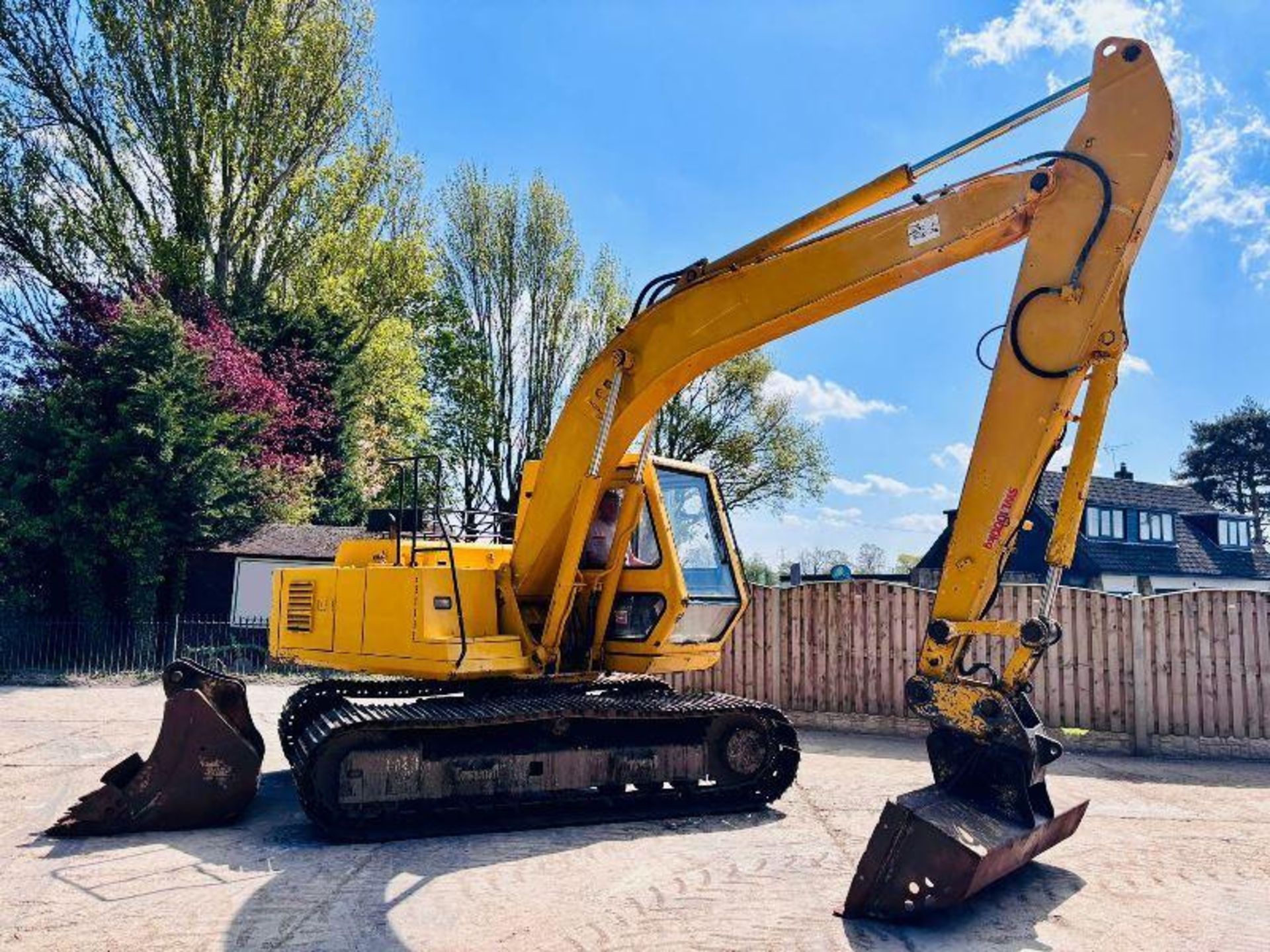 JCB JS130 TRACKED EXCAVATOR C/W QUICK HITCH & 2 X BUCKETS - Image 7 of 15