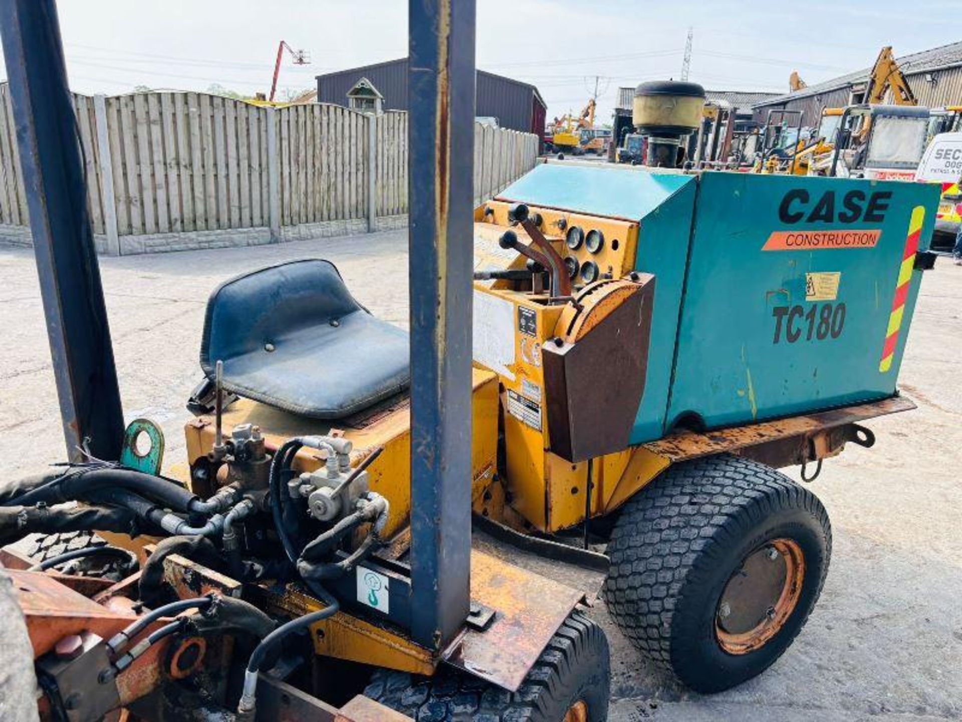 CASE TC180 ARTICULATED ROAD SAW C/W ROLE BAR & KUBOTA ENGINE - Image 7 of 10