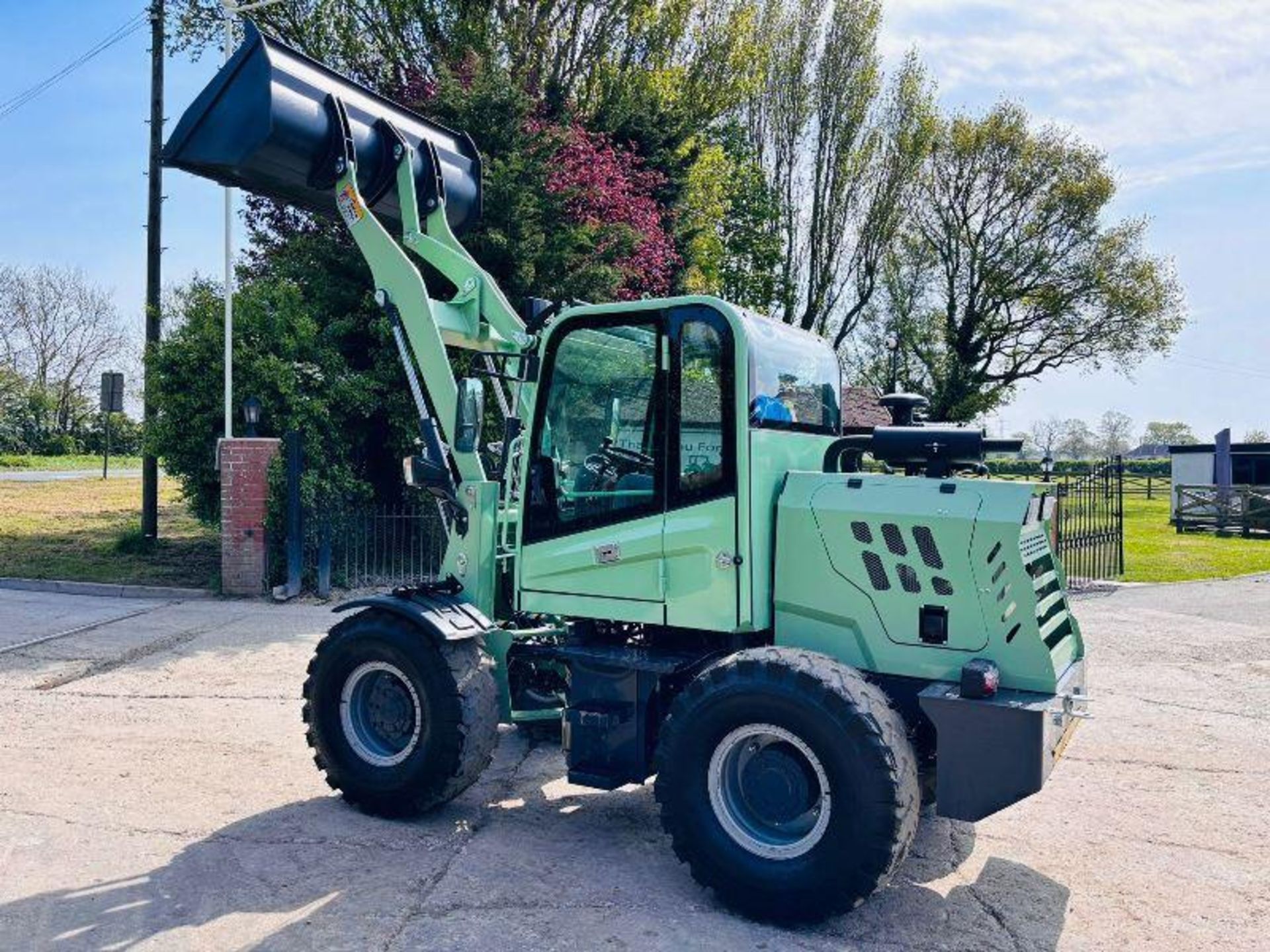 NEW UNUSED MACHPRO MP-L300 4WD LOADING SHOVEL *YEAR 2024* - Image 6 of 15