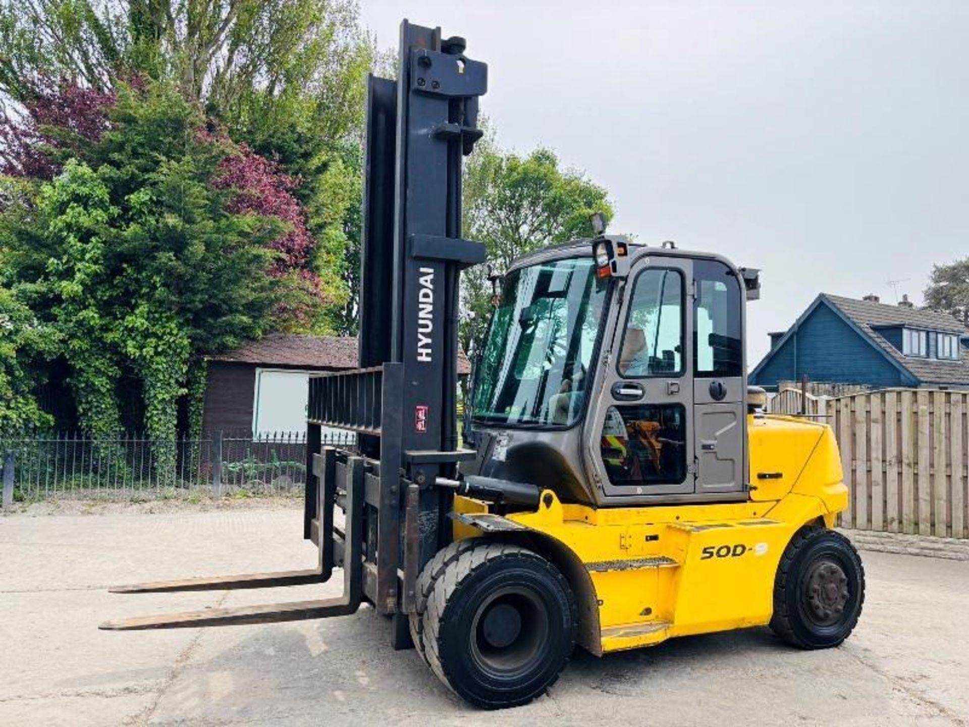 HYUNDAI 50D-9 DIESEL FORKLIFT *YEAR 2016, 5 TON LIFT* C/W SIDE SHIFT 