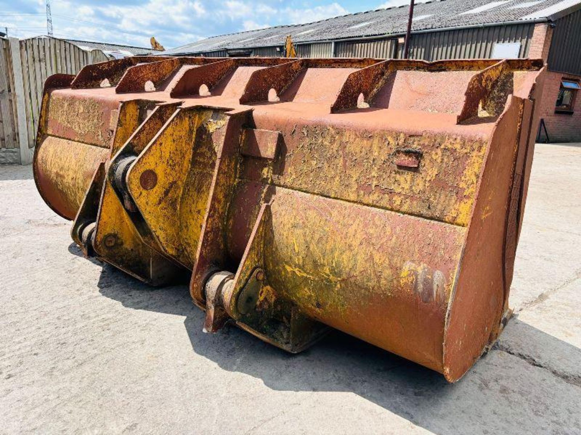 BUCKET TO SUITE LOADING SHOVEL - Bild 6 aus 8