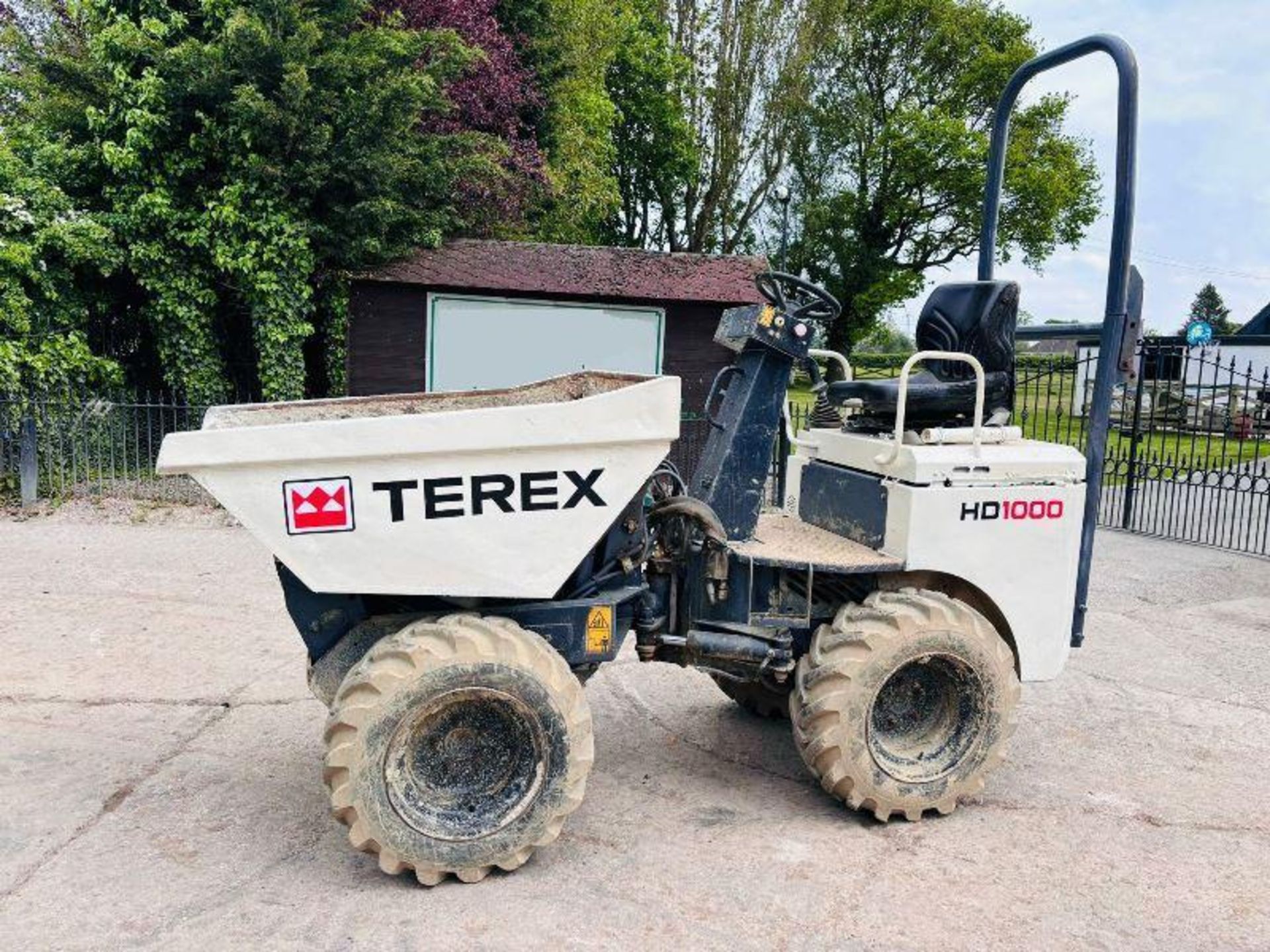 TEREX HD1000 HIGH TIP 4WD DUMPER C/W ROLE BAR