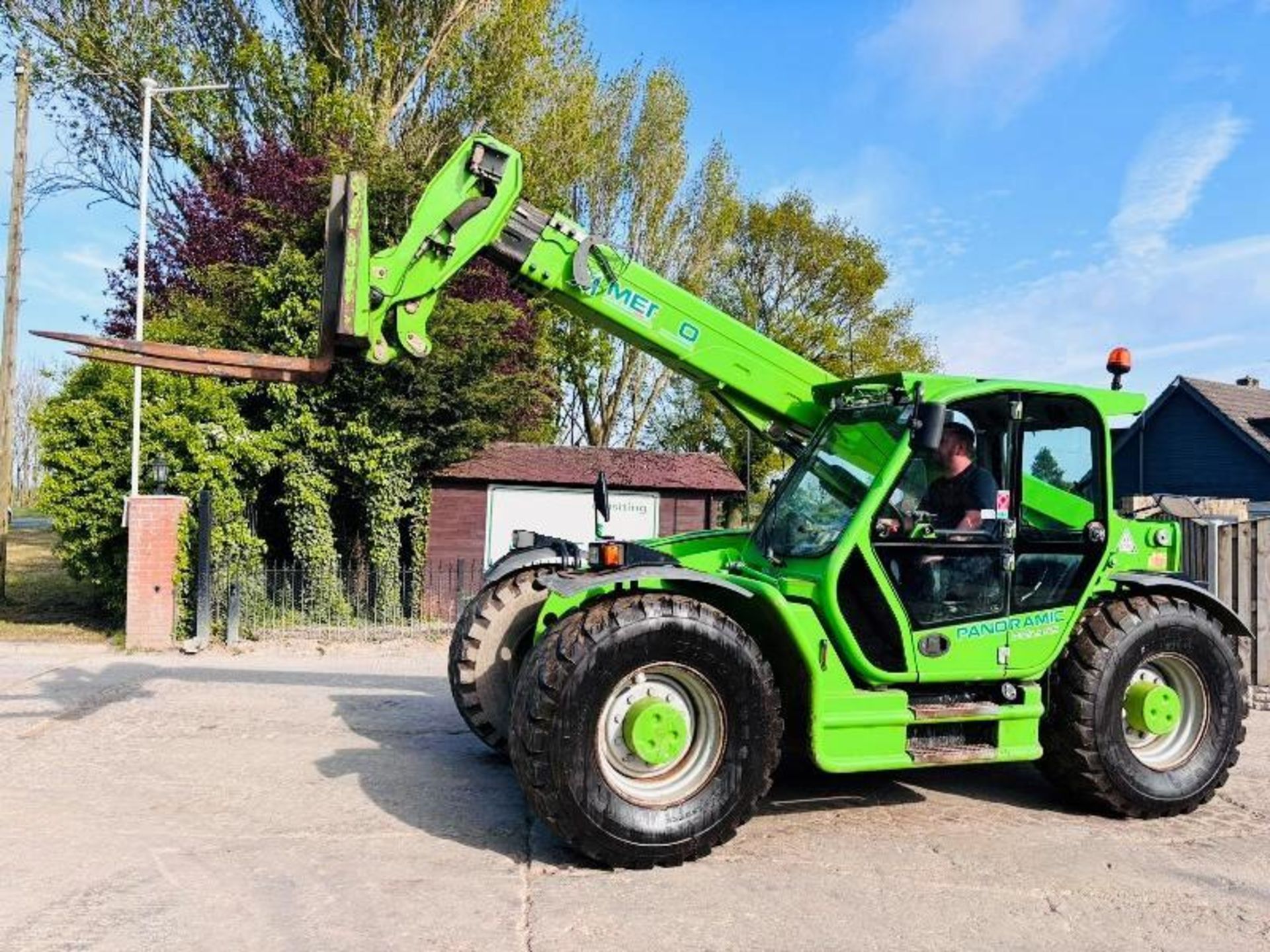 MERLO P55.9 4WD TELEHANDLER *YEAR 2013, 9 METER, 5.5 TON LIFT* C/W PALLET TINES