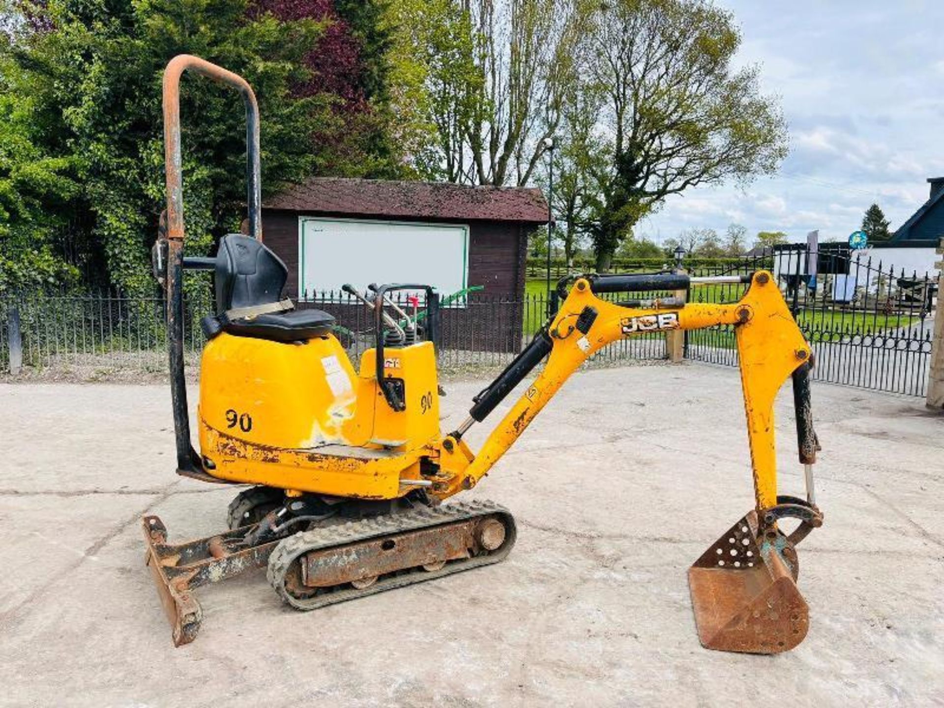 JCB 8008 EXCAVATOR *YEAR 2018, 1398 HOURS* C/W EXPANDING TRACKS - Image 3 of 12