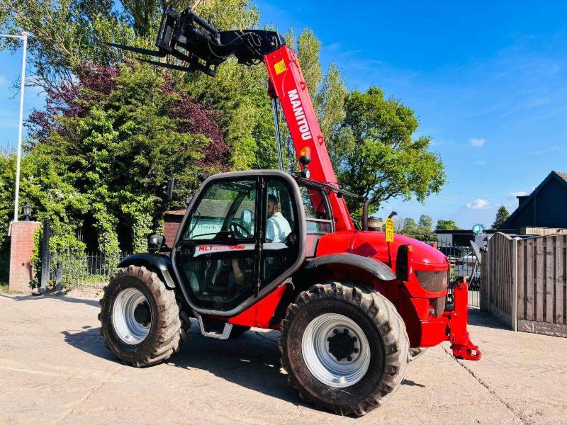 MANITOU MLT627 TELEHANDLER *AG-SPEC, YEAR 2009* C/W PICK UP HITCH - Image 10 of 16