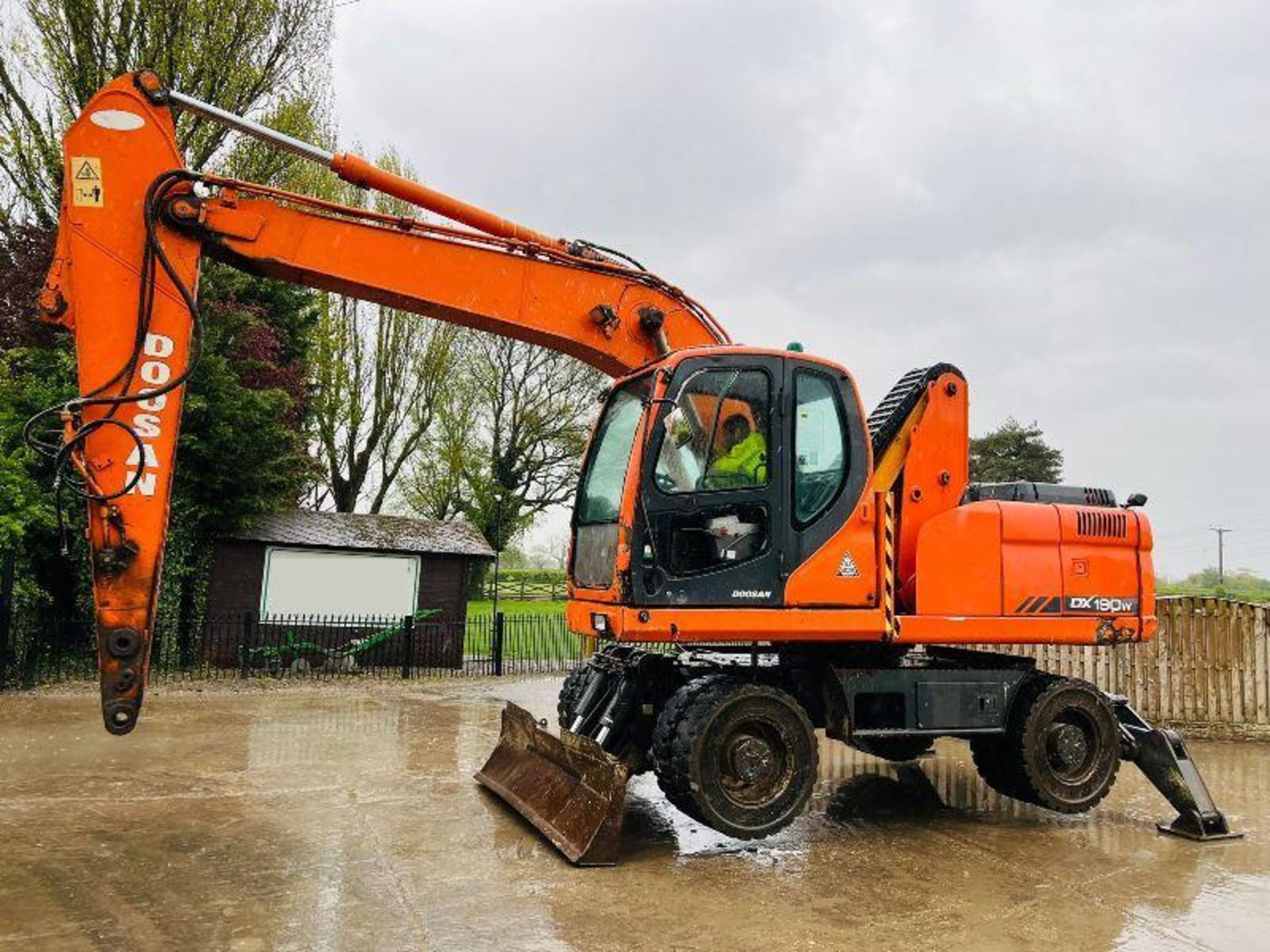 DOOSAN DX190W HIGH RISE CABIN SCRAP HANDLER *YEAR 2010*