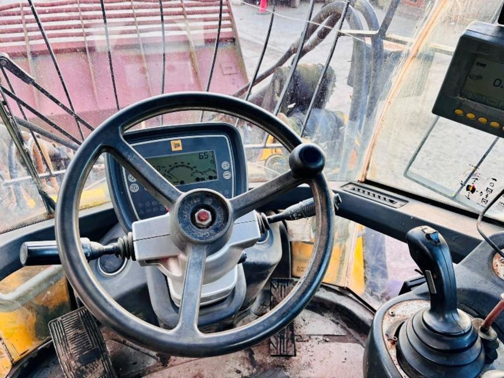 JCB 436E 4WD LOADING SHOVEL C/W TOE TIP BUCKET - Image 14 of 15