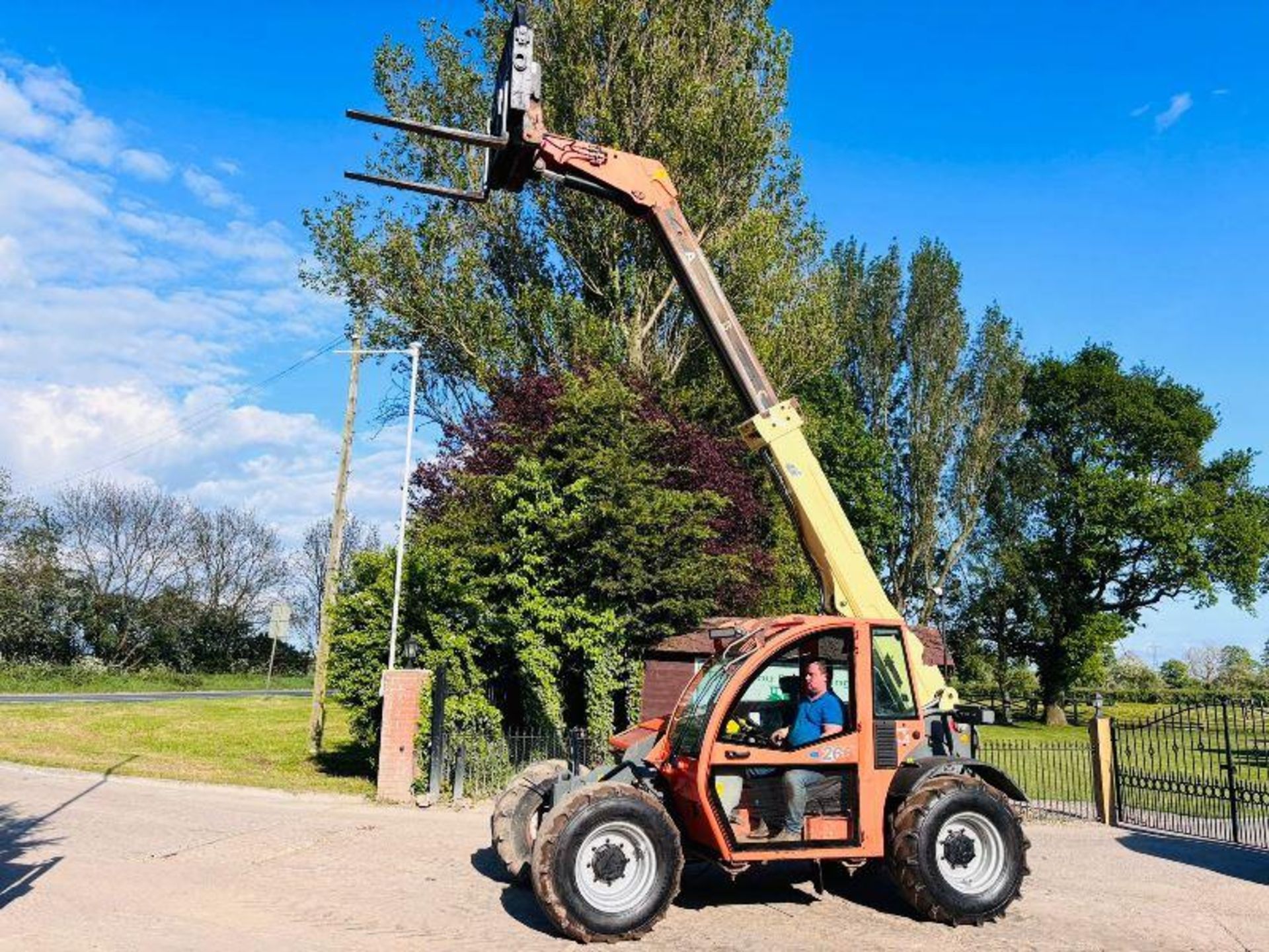 JLG 266 4WD TELEHANDLER *ROAD REGISTERED* C/W PALLET TINES - Bild 13 aus 18