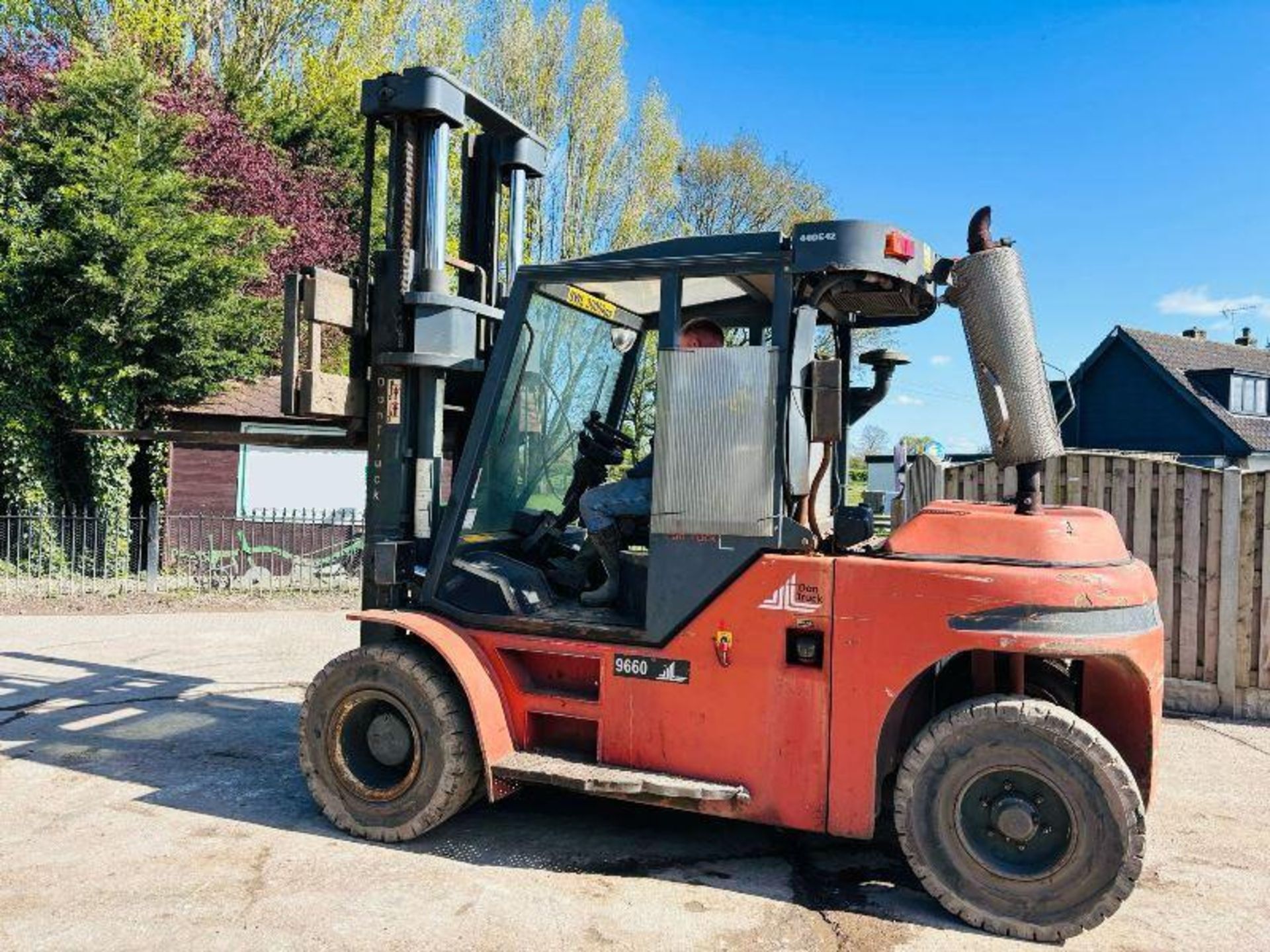 DANTRUCK 9660D 6 TON LIFT DIESEL FORKLIFT C/W SIDE SHIFT - Image 14 of 16